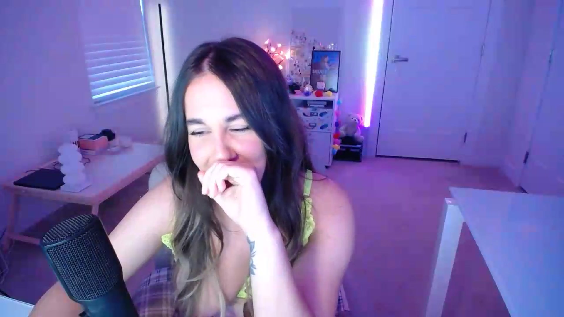 Gallery image thumbnail from Scout's myfreecams stream on, 05/23/2026, 01:30 image 9 of 20