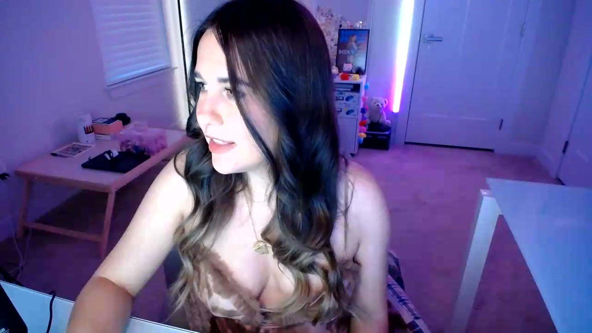Gallery image thumbnail from Scout's myfreecams stream on, 06/21/2026, 02:54 image 5 of 20