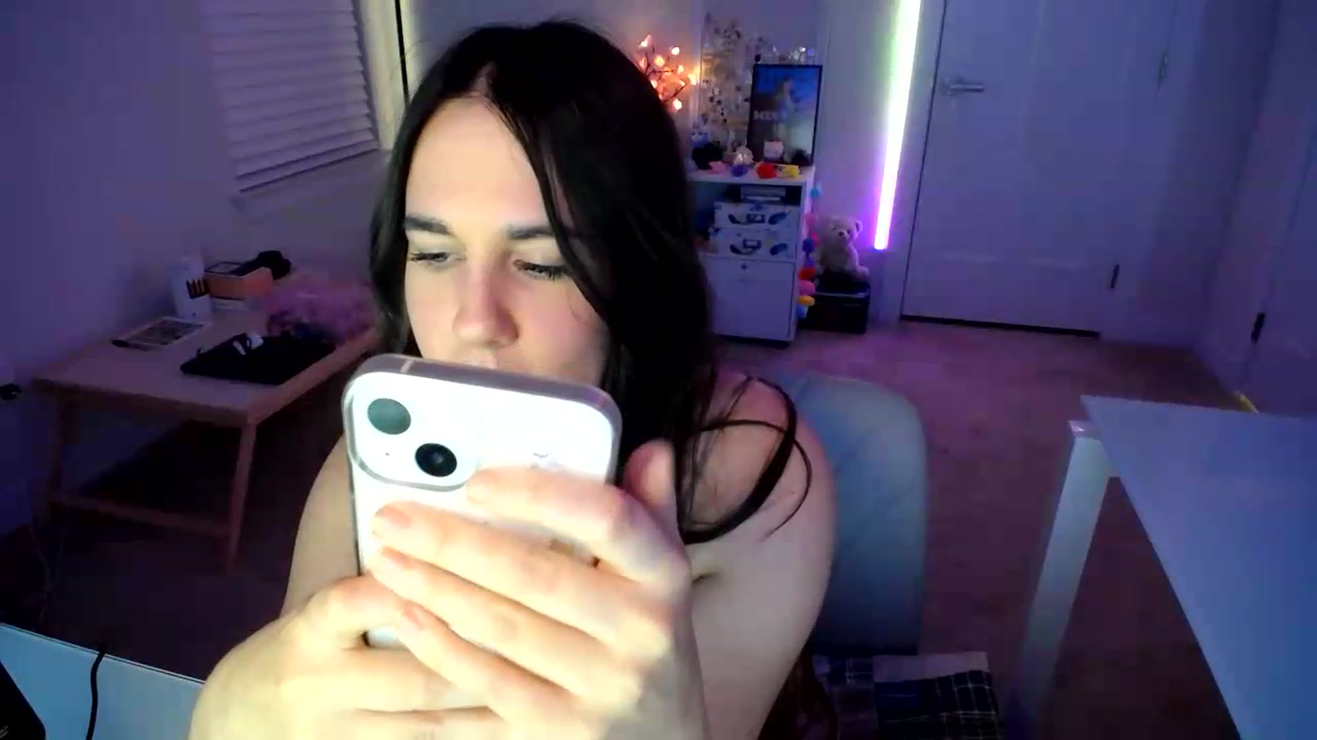 Gallery image thumbnail from Scout's myfreecams stream on, 06/21/2026, 02:54 image 19 of 20