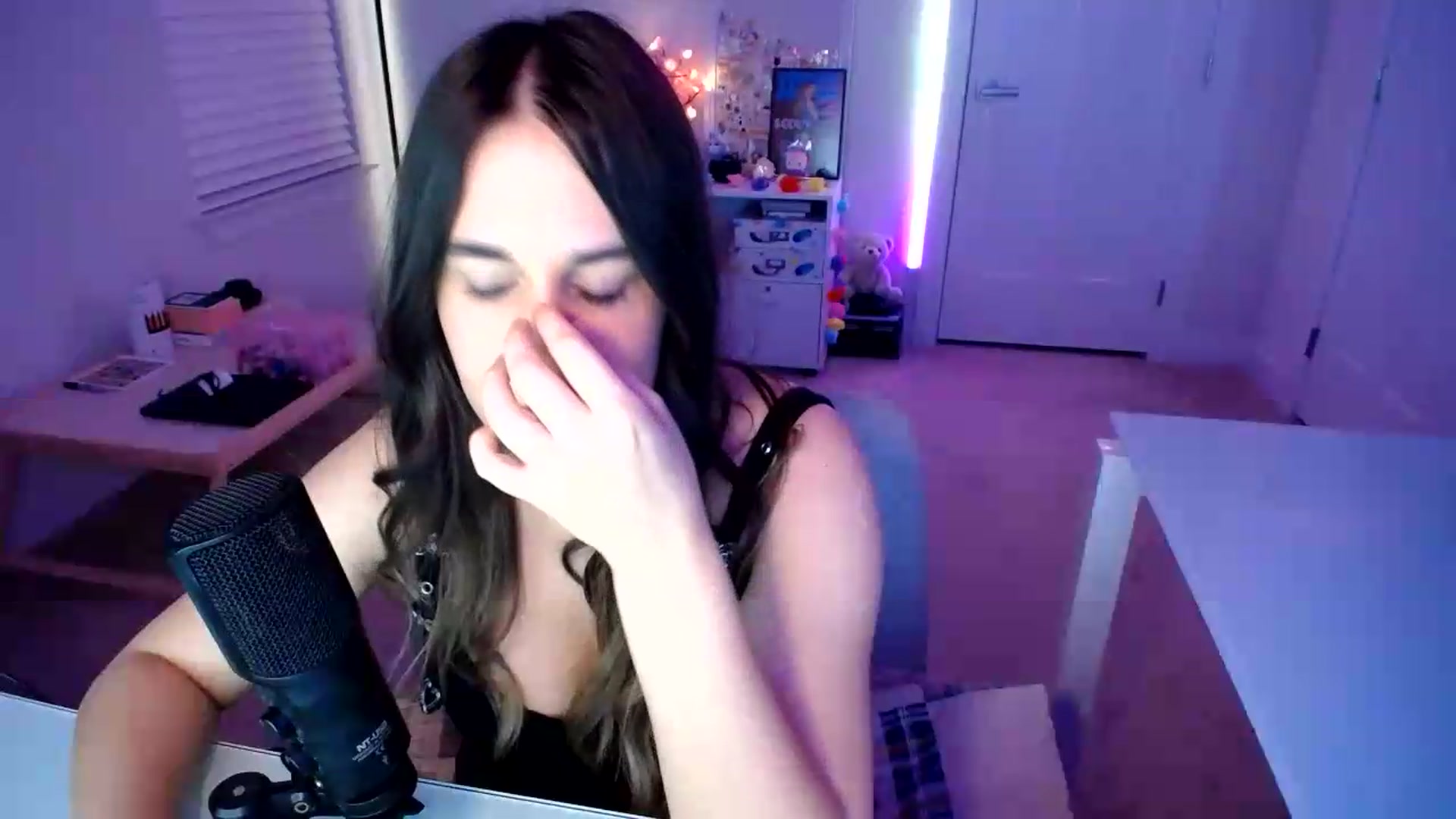 Gallery image thumbnail from Scout's myfreecams stream on, 06/25/2026, 02:48 image 12 of 20