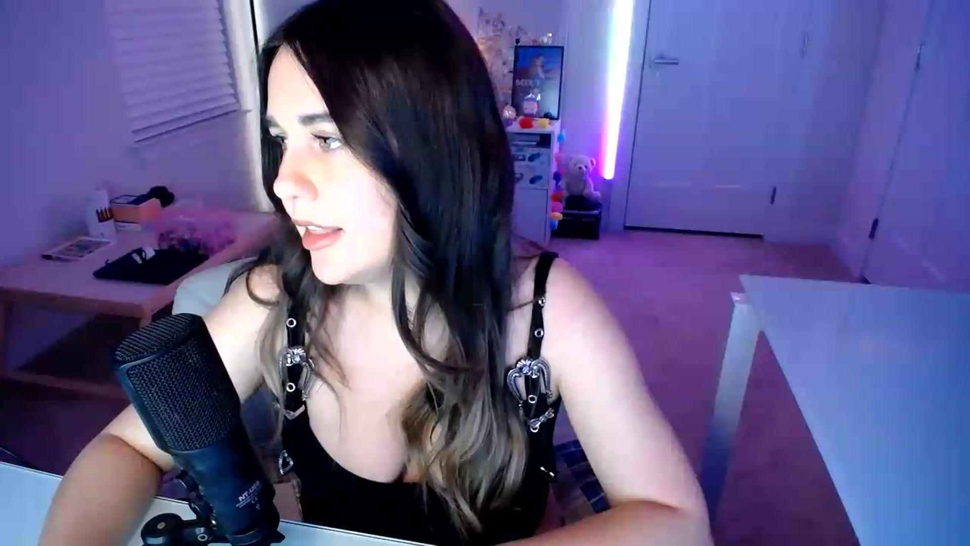 Gallery image thumbnail from Scout's myfreecams stream on, 06/25/2026, 02:48 image 3 of 20