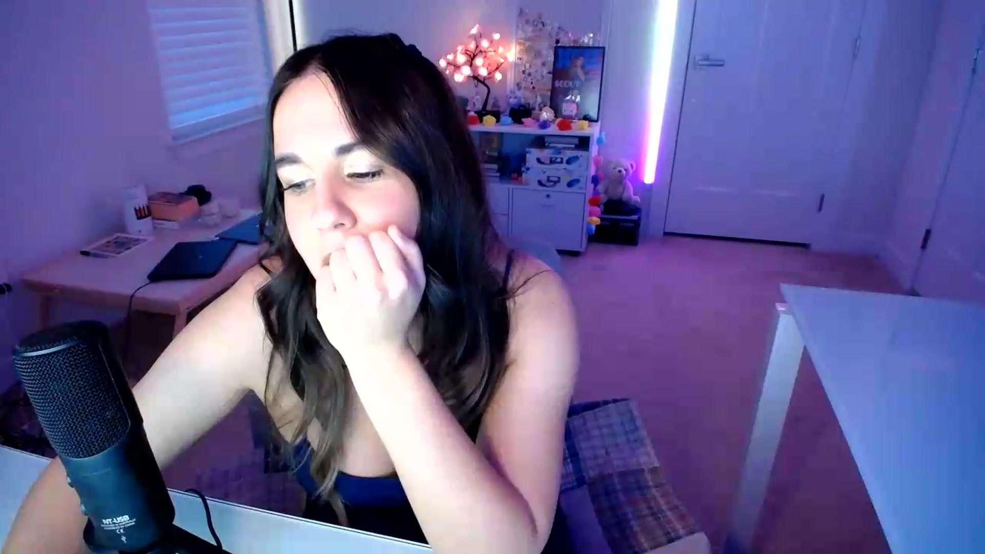 Gallery image thumbnail from Scout's myfreecams stream on, 07/03/2026, 01:43 image 6 of 20