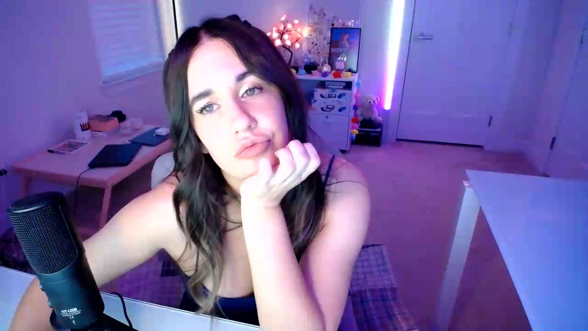 Gallery image thumbnail from Scout's myfreecams stream on, 07/03/2026, 01:43 image 7 of 20