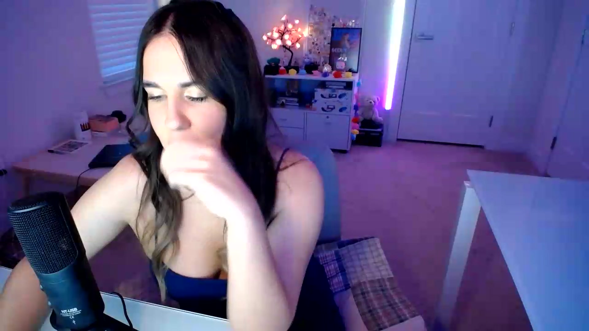 Gallery image thumbnail from Scout's myfreecams stream on, 07/03/2026, 01:43 image 5 of 20