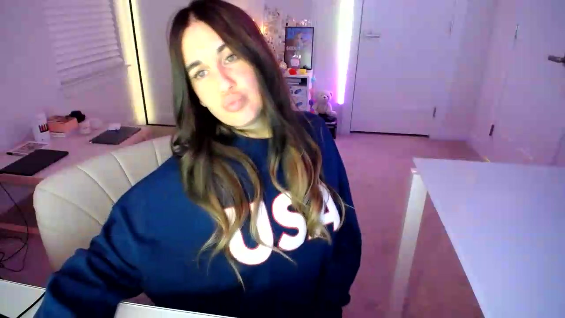 Gallery image thumbnail from Scout's myfreecams stream on, 07/06/2026, 01:41 image 19 of 20
