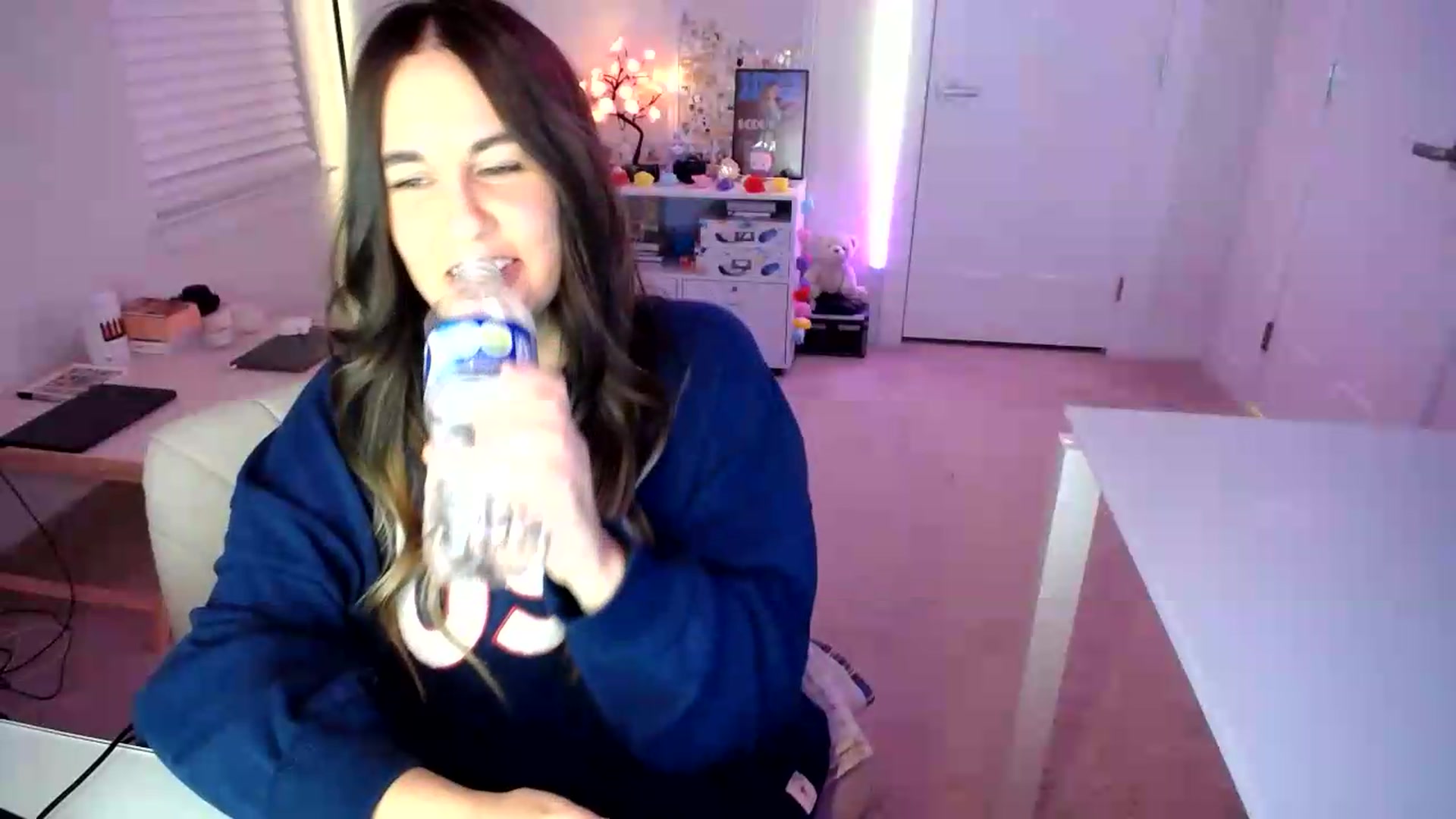Gallery image thumbnail from Scout's myfreecams stream on, 07/06/2026, 01:41 image 18 of 20