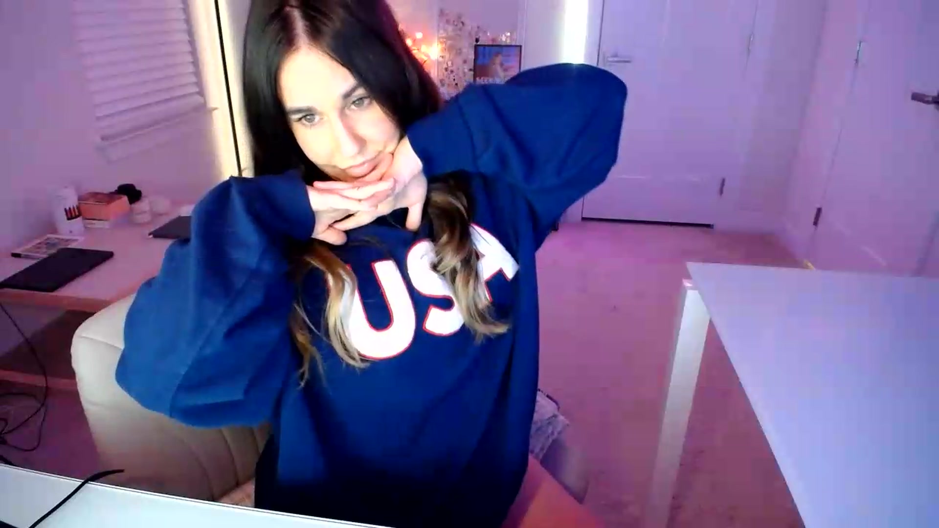 Gallery image thumbnail from Scout's myfreecams stream on, 07/06/2026, 01:41 image 16 of 20