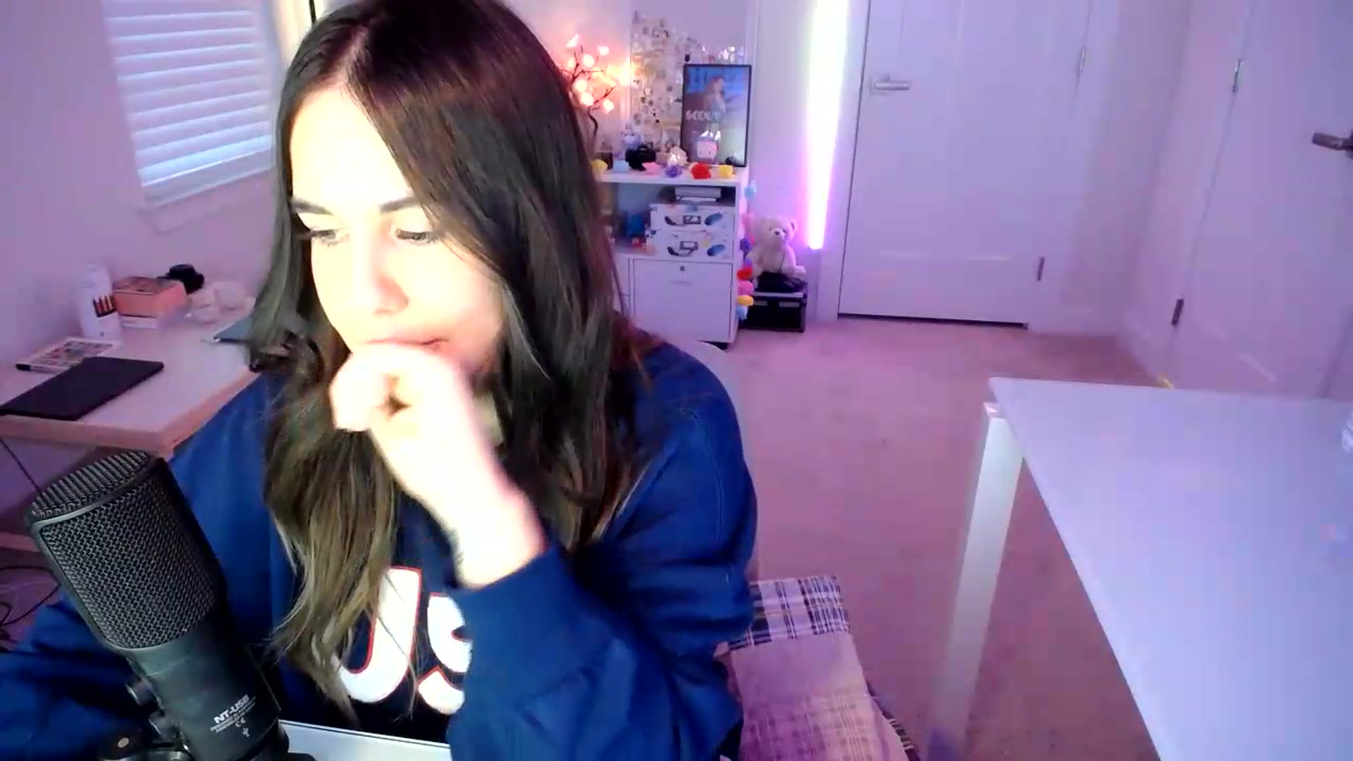Gallery image thumbnail from Scout's myfreecams stream on, 07/06/2026, 01:41 image 4 of 20