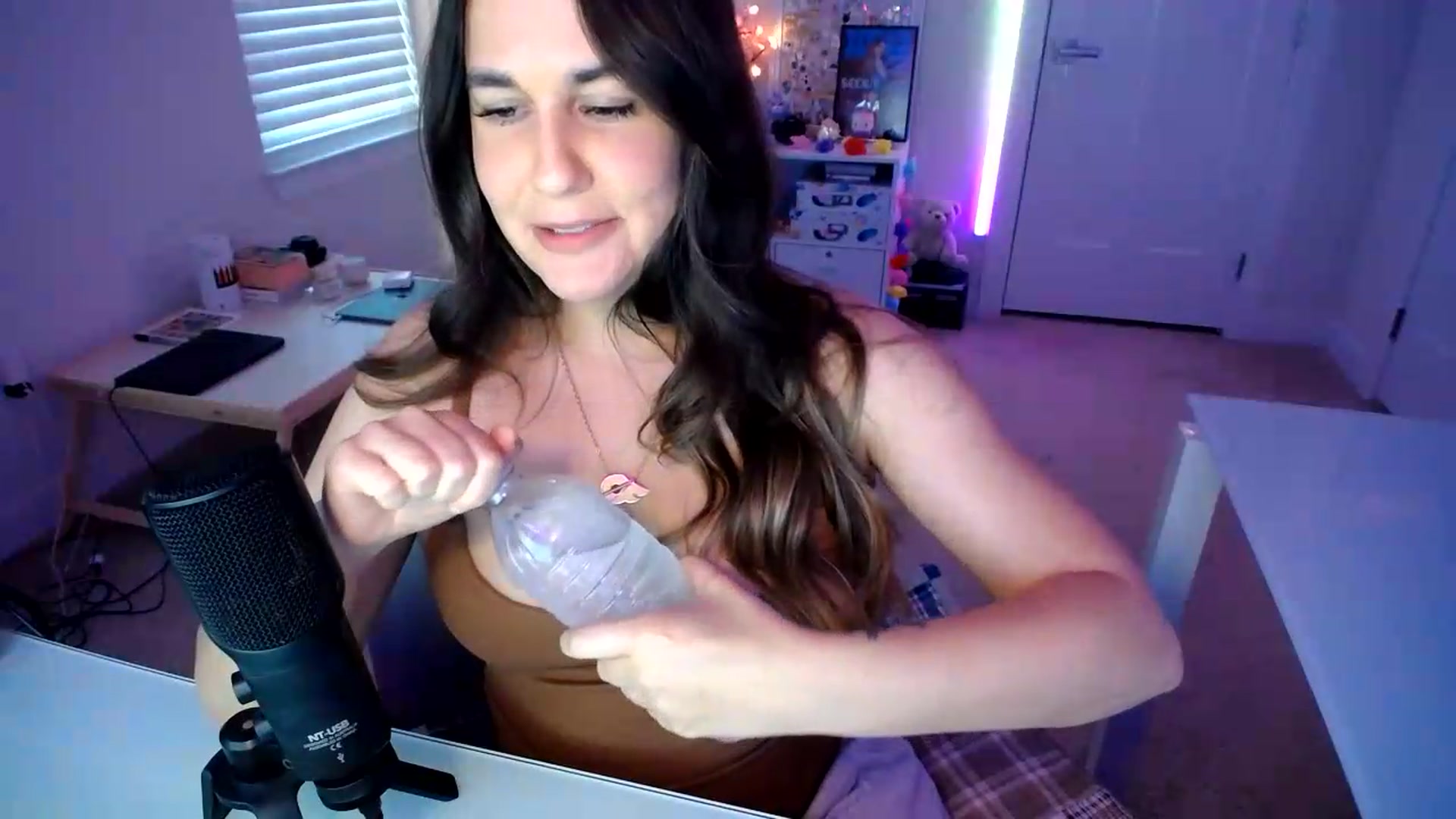 Gallery image thumbnail from Scout's myfreecams stream on, 07/11/2026, 01:05 image 9 of 20