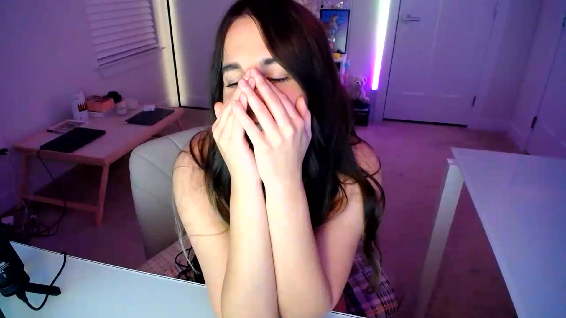 Gallery image thumbnail from Scout's myfreecams stream on, 07/14/2026, 02:38 image 20 of 20