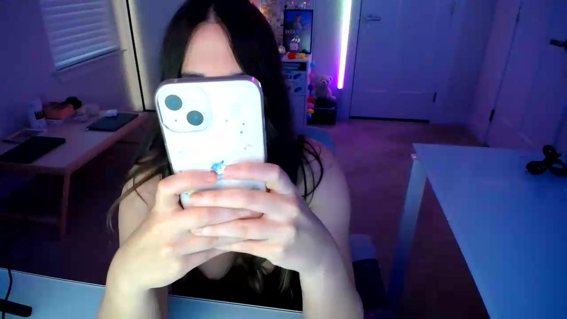 Gallery image thumbnail from Scout's myfreecams stream on, 07/19/2026, 02:16 image 11 of 20