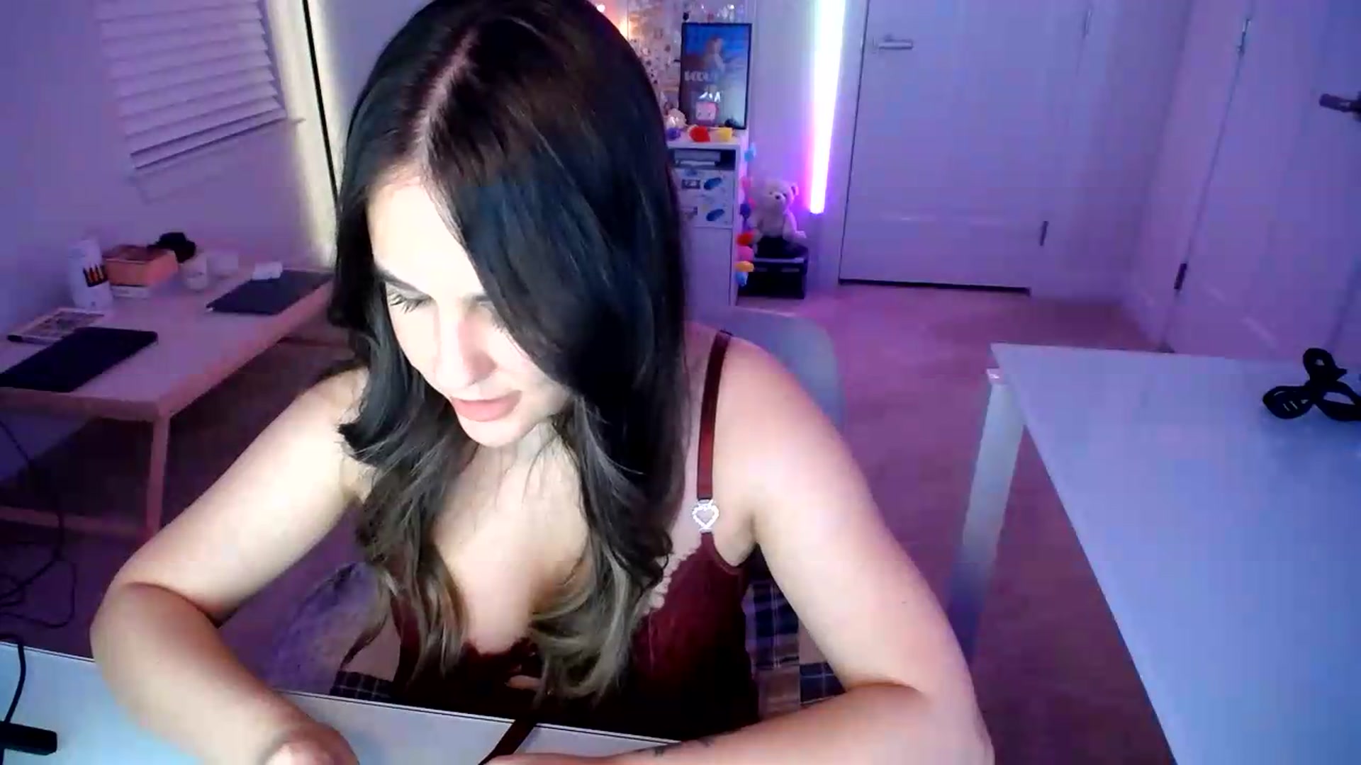Gallery image thumbnail from Scout's myfreecams stream on, 07/19/2026, 02:16 image 17 of 20