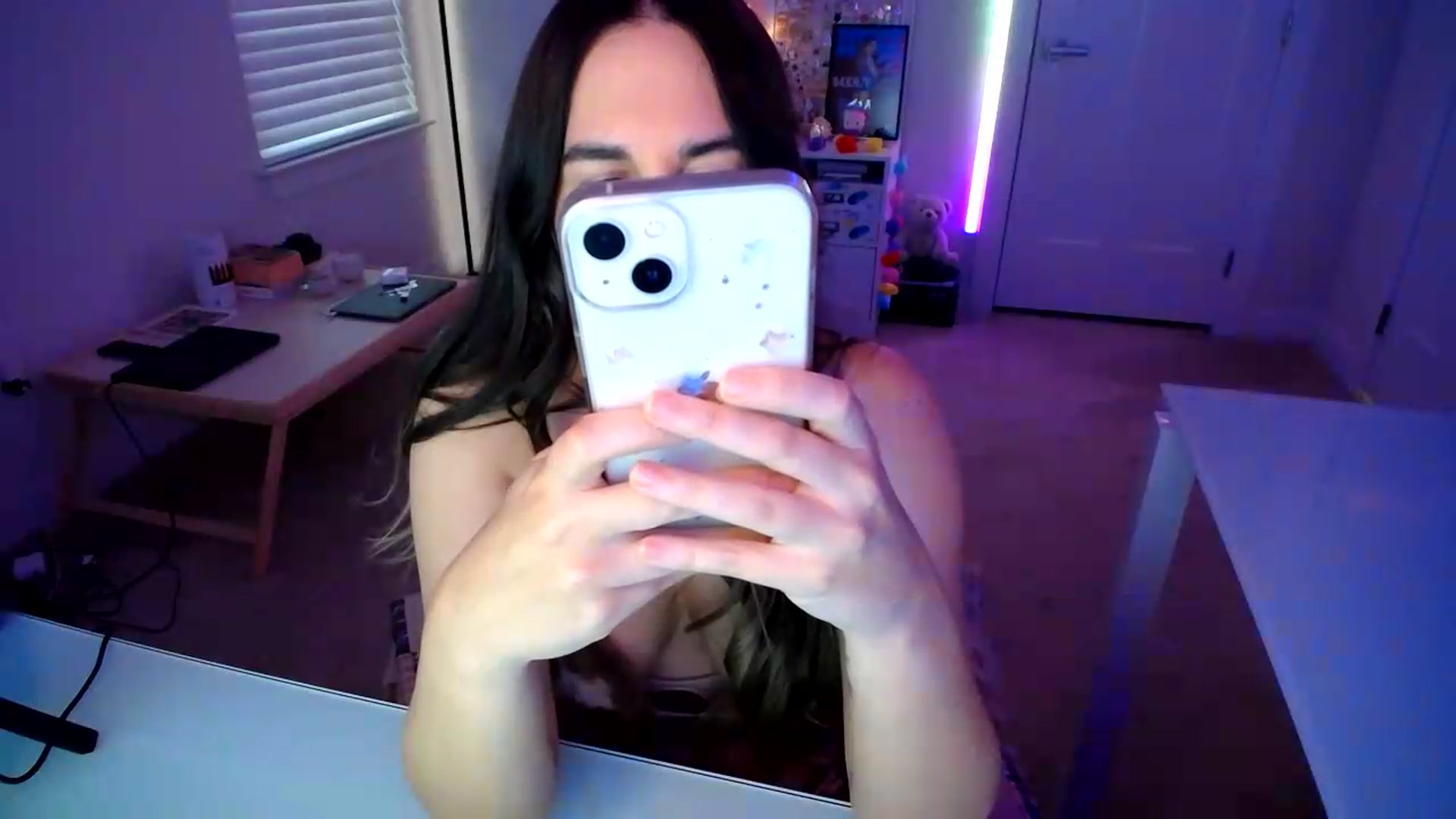 Gallery image thumbnail from Scout's myfreecams stream on, 07/21/2026, 02:16 image 6 of 20
