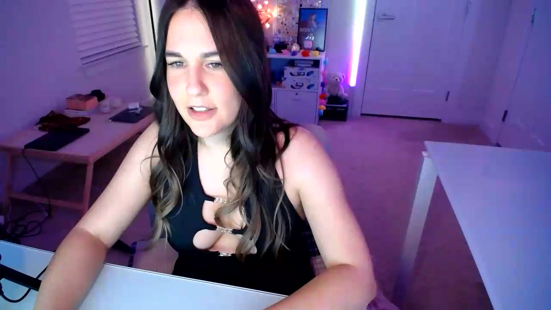 Gallery image thumbnail from Scout's myfreecams stream on, 08/01/2026, 03:01 image 5 of 20