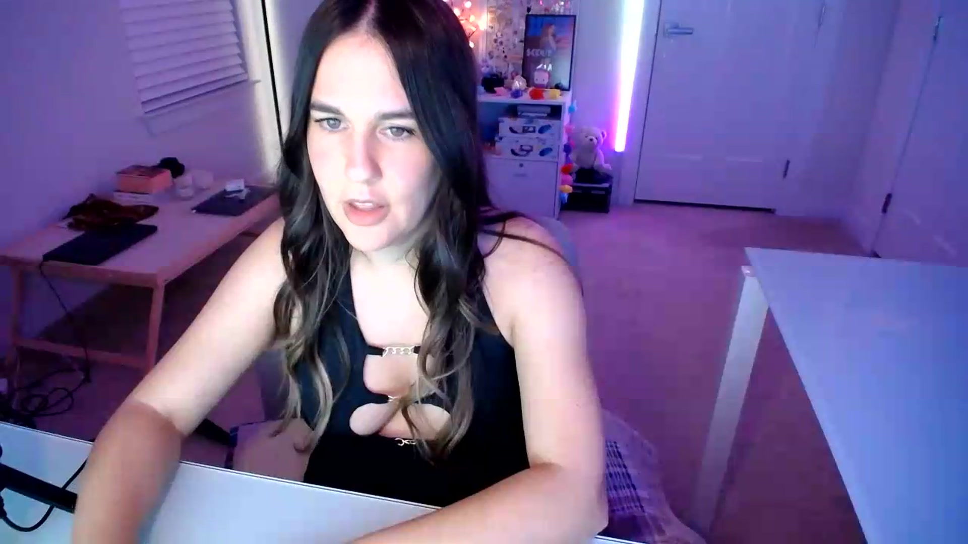 Gallery image thumbnail from Scout's myfreecams stream on, 08/01/2026, 03:01 image 6 of 20