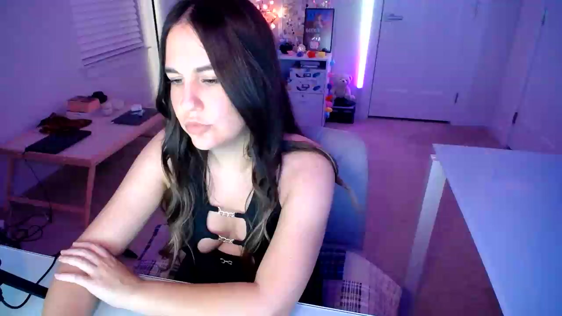 Gallery image thumbnail from Scout's myfreecams stream on, 08/01/2026, 03:01 image 14 of 20