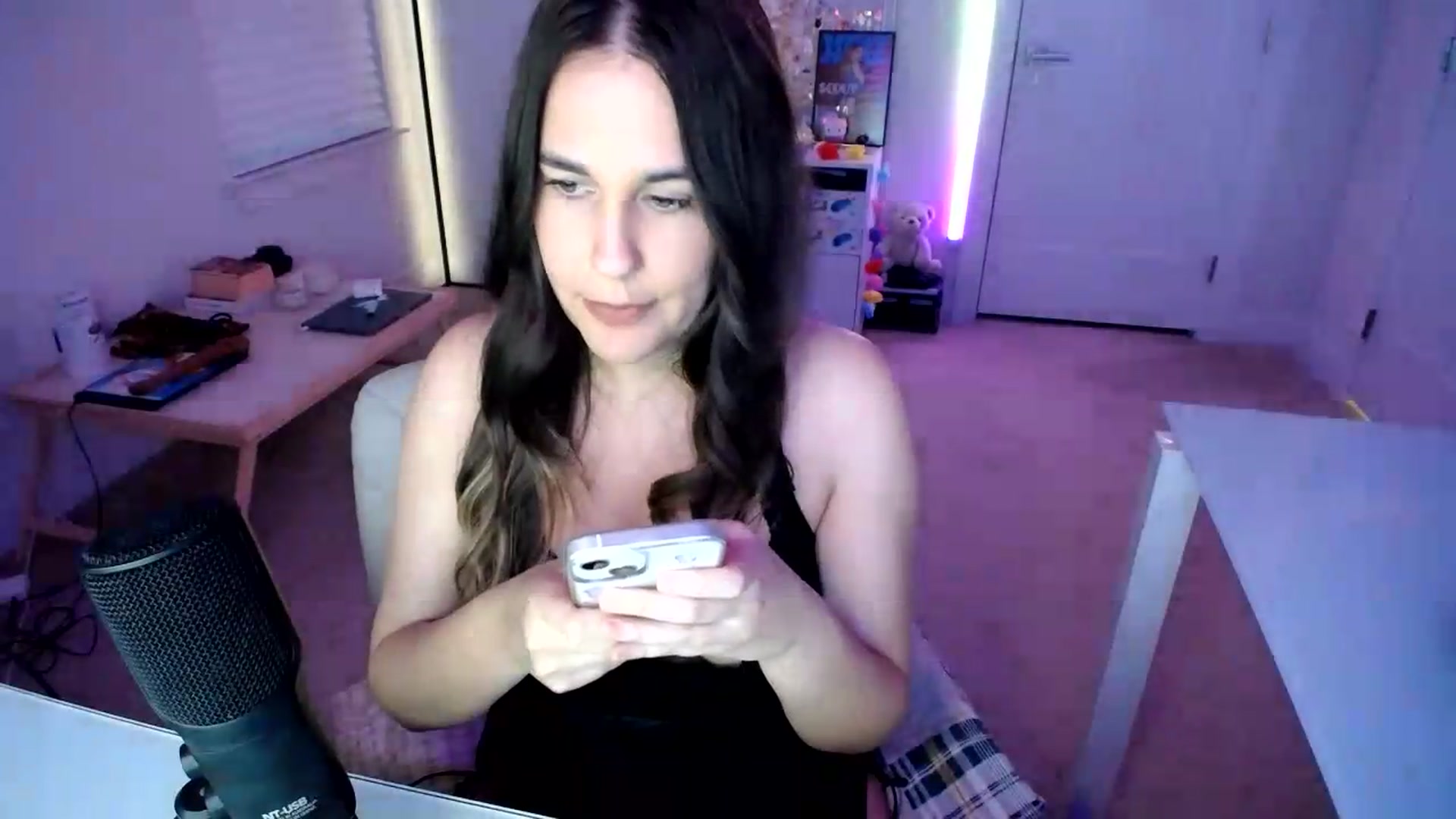 Gallery image thumbnail from Scout's myfreecams stream on, 08/06/2026, 01:01 image 20 of 20
