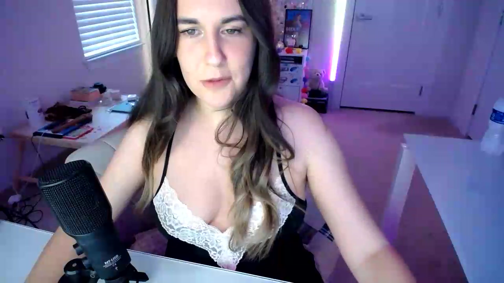 Gallery image thumbnail from Scout's myfreecams stream on, 08/13/2026, 02:28 image 2 of 20