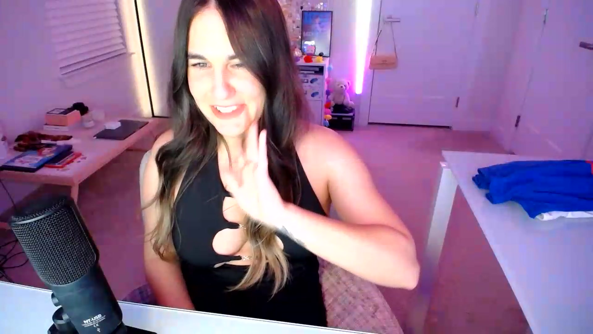 Gallery image thumbnail from Scout's myfreecams stream on, 08/29/2026, 02:29 image 4 of 20