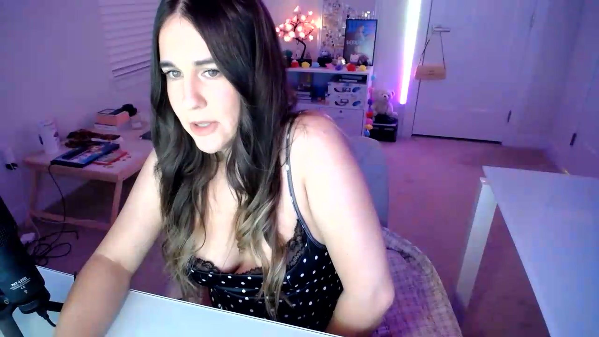 Gallery image thumbnail from Scout's myfreecams stream on, 09/01/2026, 02:19 image 4 of 20