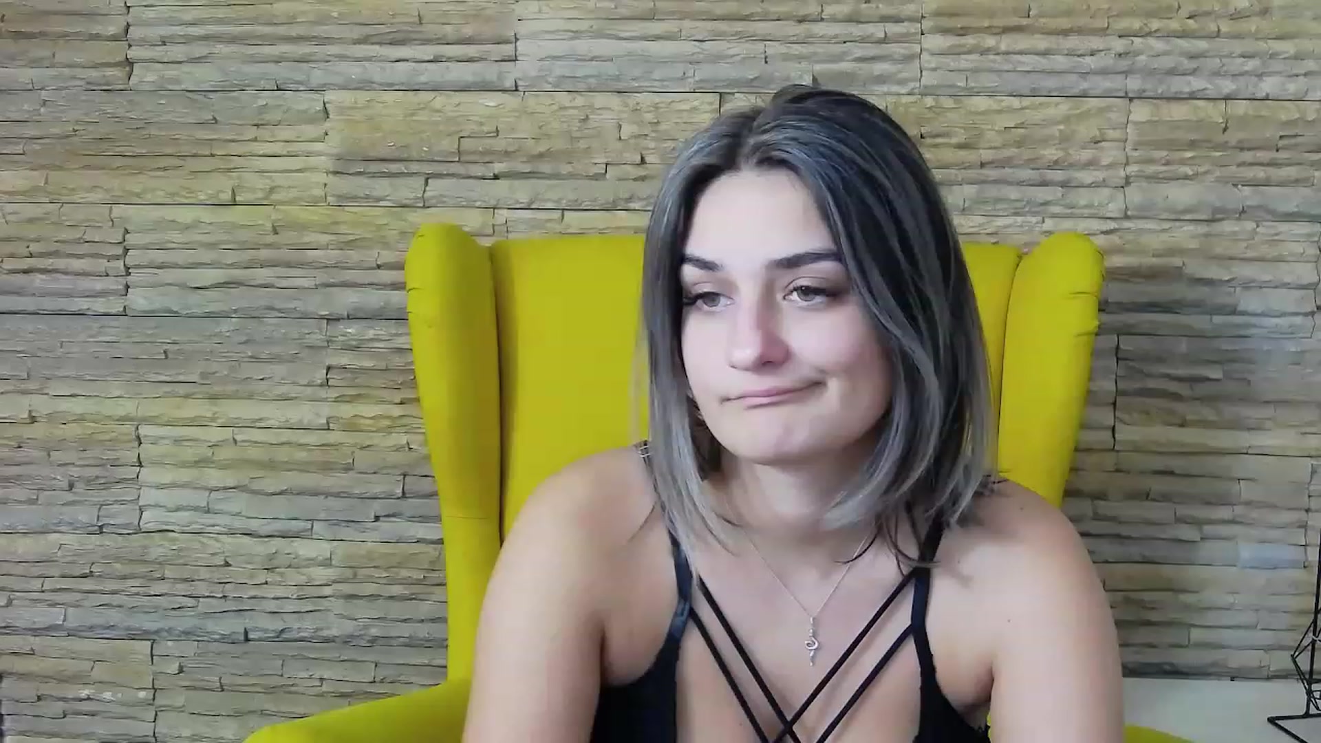 Gallery image thumbnail from SecretAmber's myfreecams stream on, 11/16/2022, 20:32 image 18 of 20