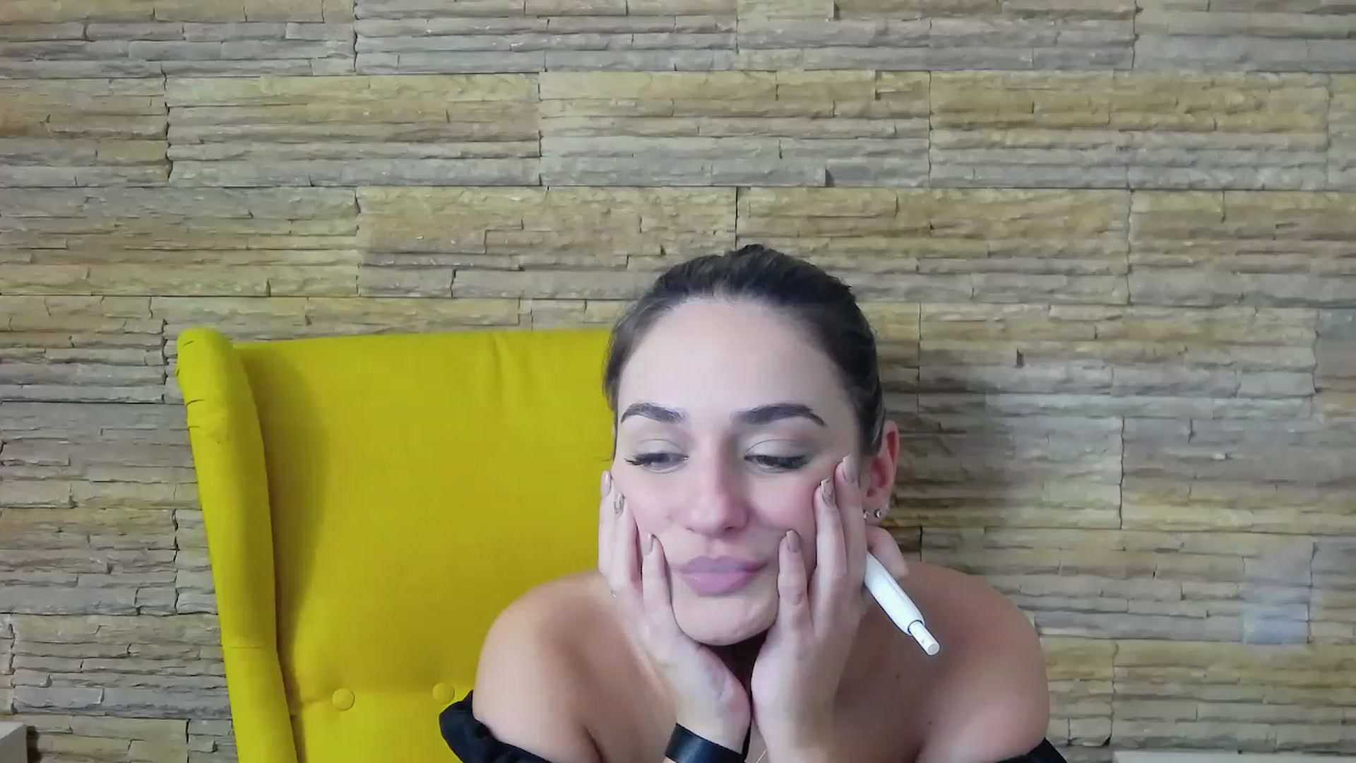 Gallery image thumbnail from SecretAmber's myfreecams stream on, 11/17/2022, 20:37 image 11 of 20