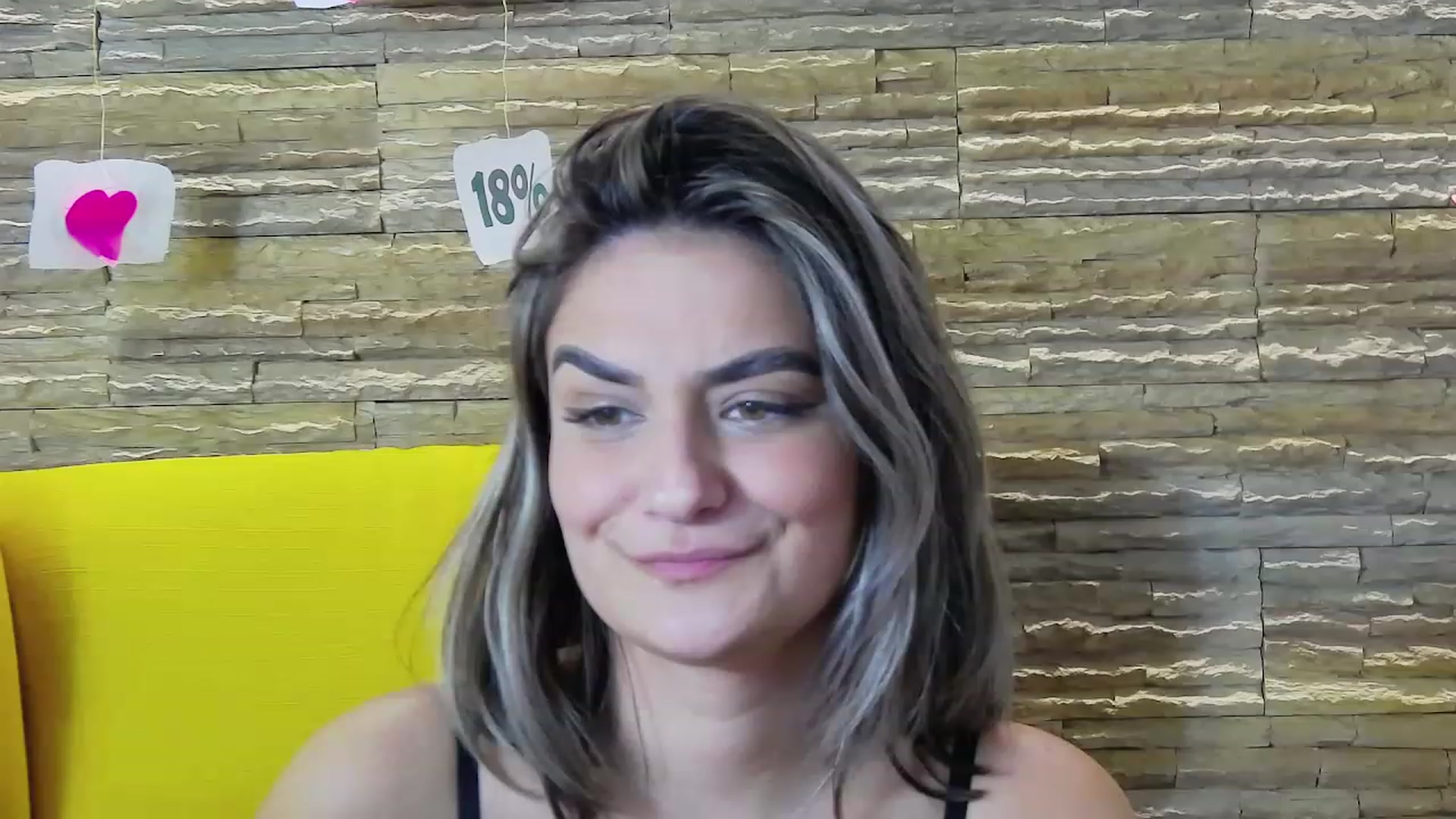 Gallery image thumbnail from SecretAmber's myfreecams stream on, 12/01/2022, 20:37 image 15 of 20