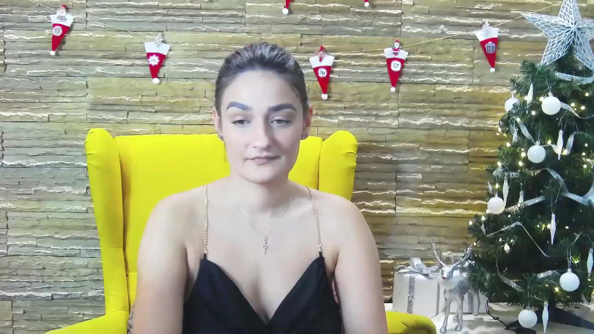 Gallery image thumbnail from SecretAmber's myfreecams stream on, 12/12/2022, 16:28 image 15 of 20