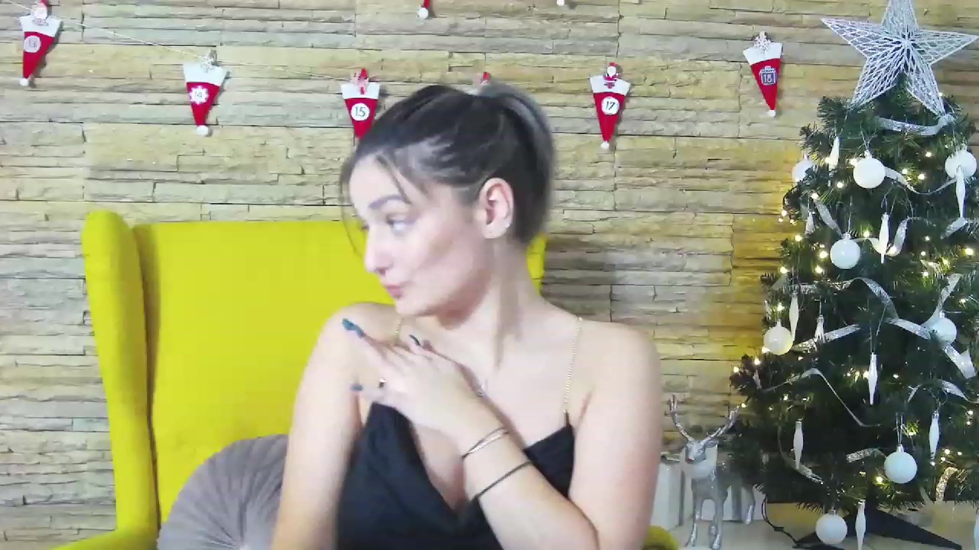 Gallery image thumbnail from SecretAmber's myfreecams stream on, 12/12/2022, 19:53 image 1 of 20