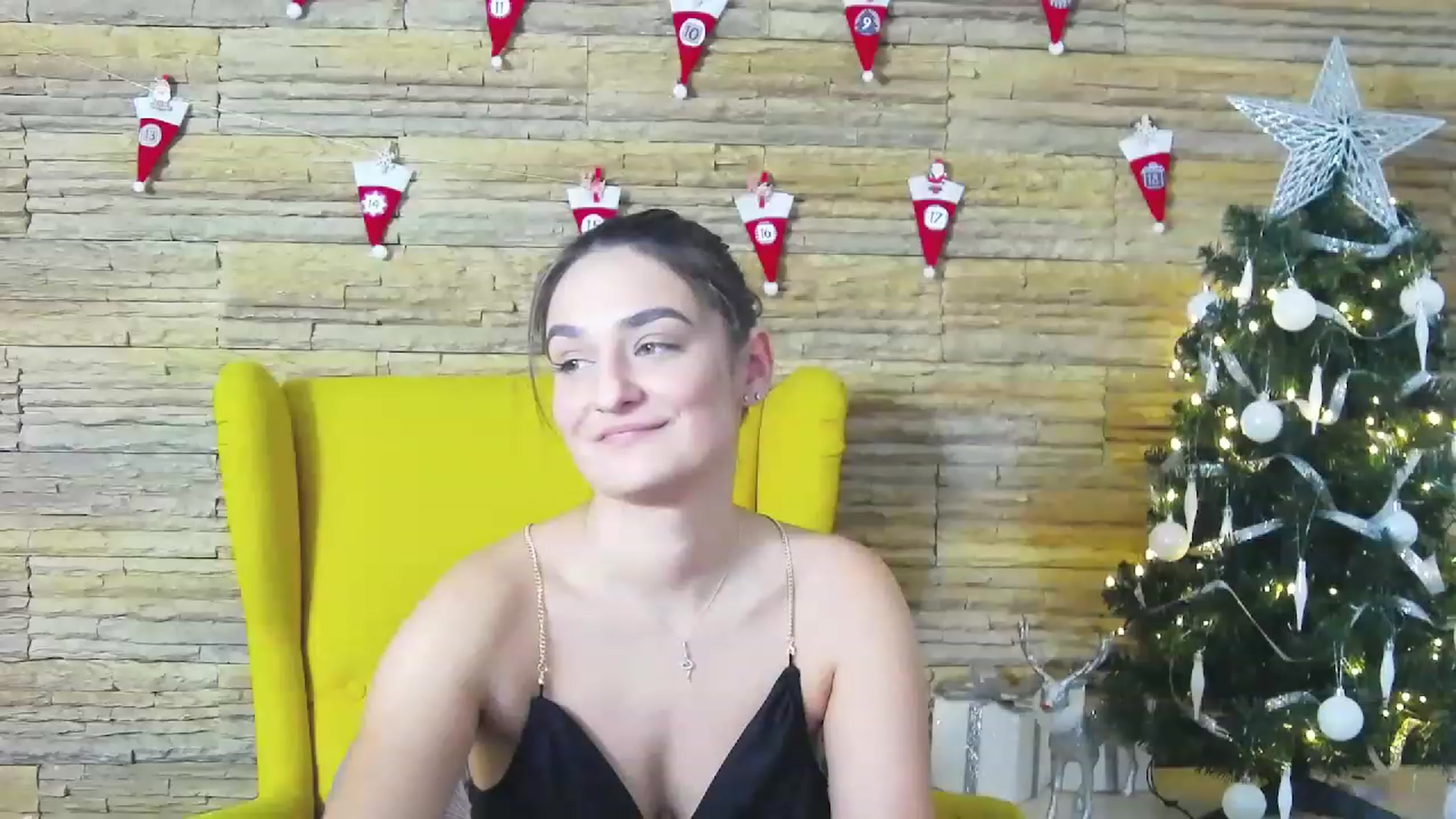 Gallery image thumbnail from SecretAmber's myfreecams stream on, 12/12/2022, 19:53 image 15 of 20