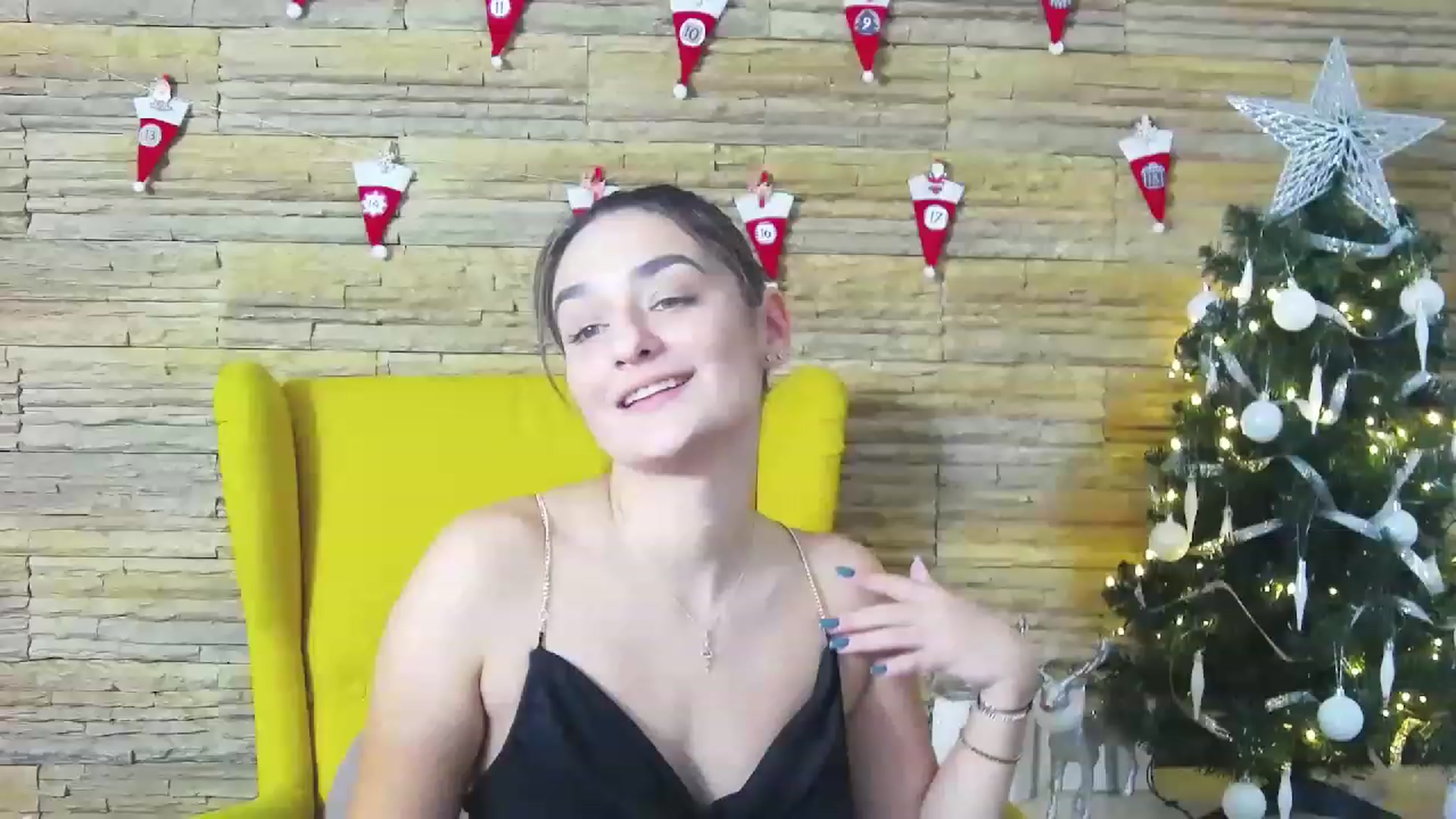 Gallery image thumbnail from SecretAmber's myfreecams stream on, 12/12/2022, 19:53 image 13 of 20