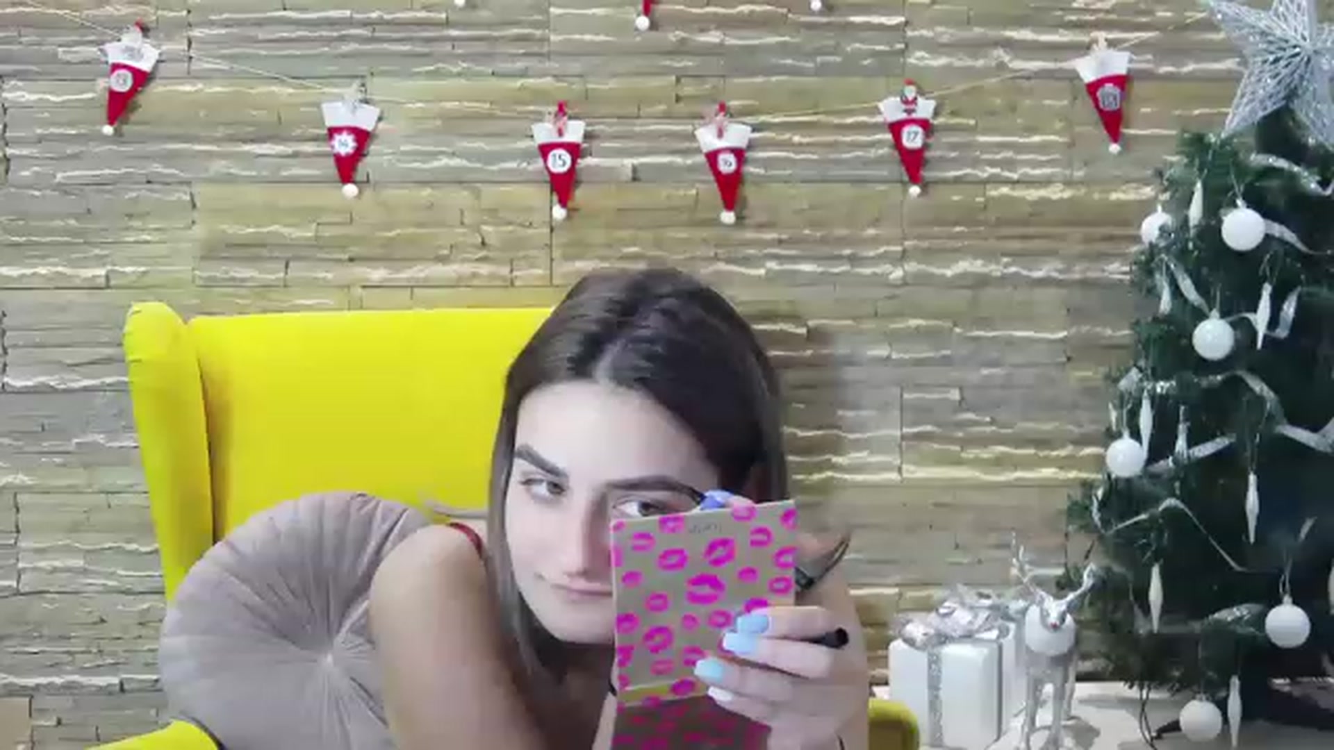 Gallery image thumbnail from SecretAmber's myfreecams stream on, 12/19/2022, 16:07 image 6 of 20