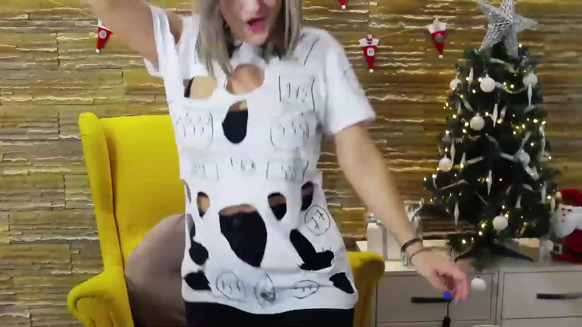 Gallery image thumbnail from SecretAmber's myfreecams stream on, 12/22/2022, 18:57 image 1 of 20