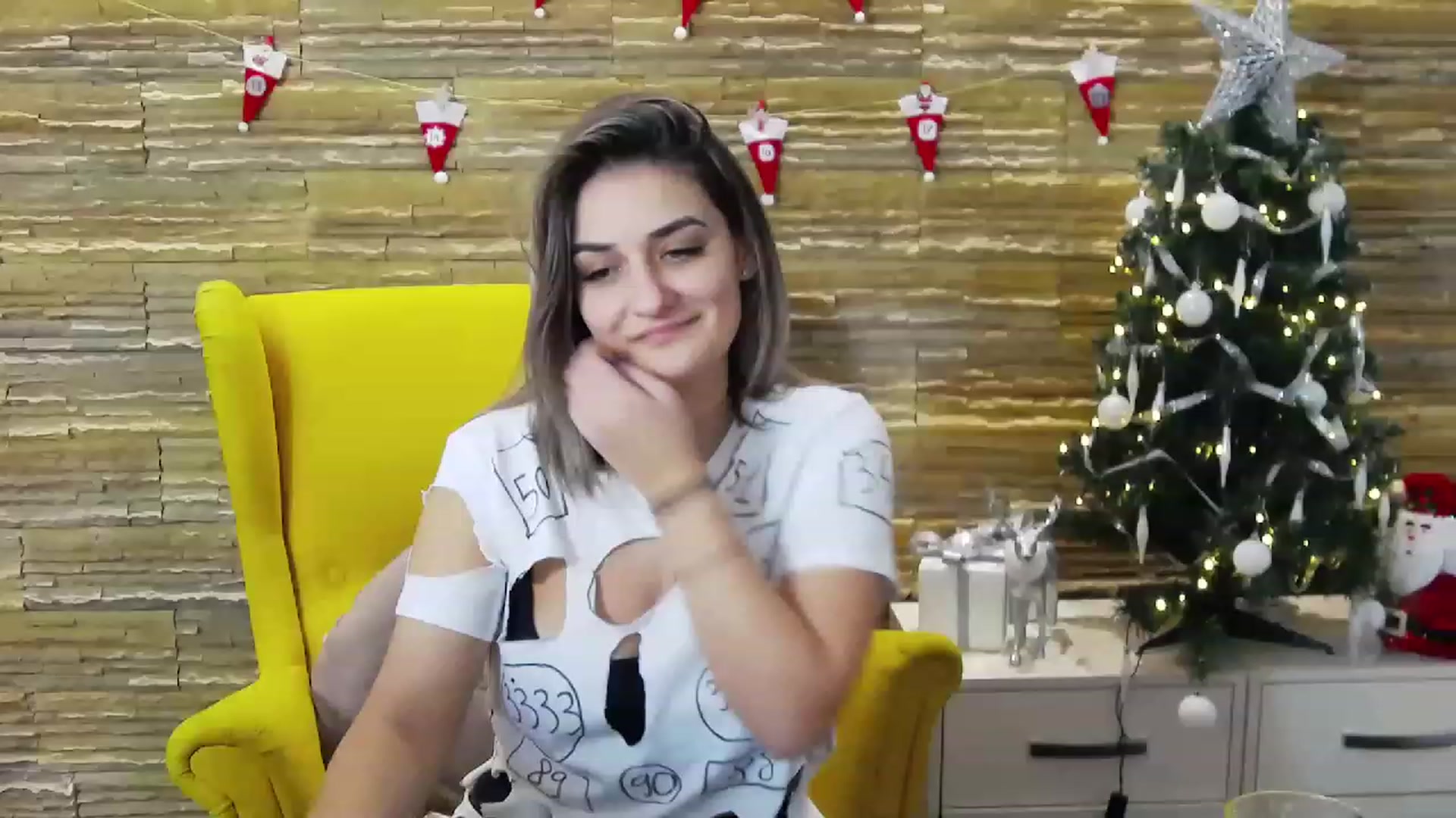 Gallery image thumbnail from SecretAmber's myfreecams stream on, 12/22/2022, 18:57 image 5 of 20
