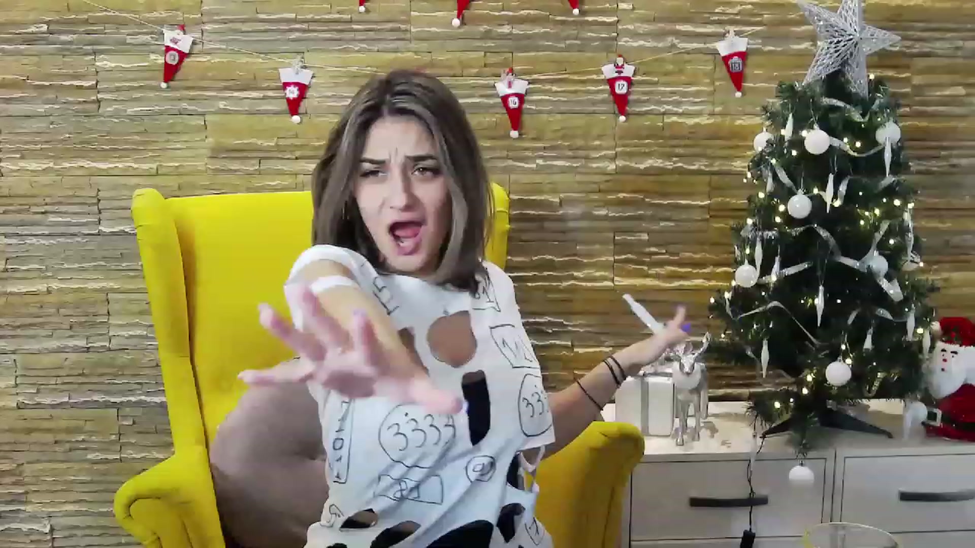 Gallery image thumbnail from SecretAmber's myfreecams stream on, 12/22/2022, 18:57 image 8 of 20