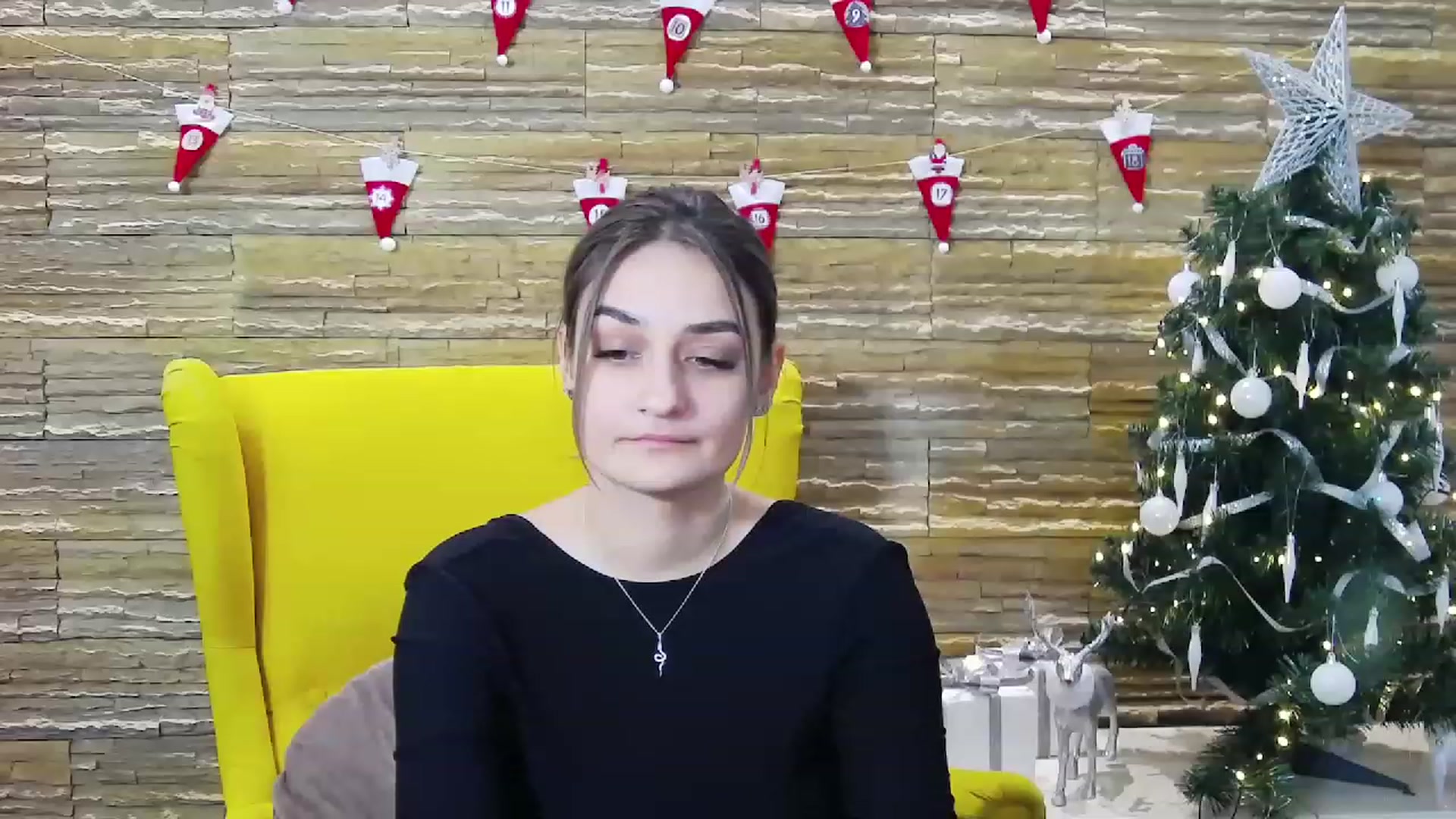 Gallery image thumbnail from SecretAmber's myfreecams stream on, 12/27/2022, 16:20 image 19 of 20