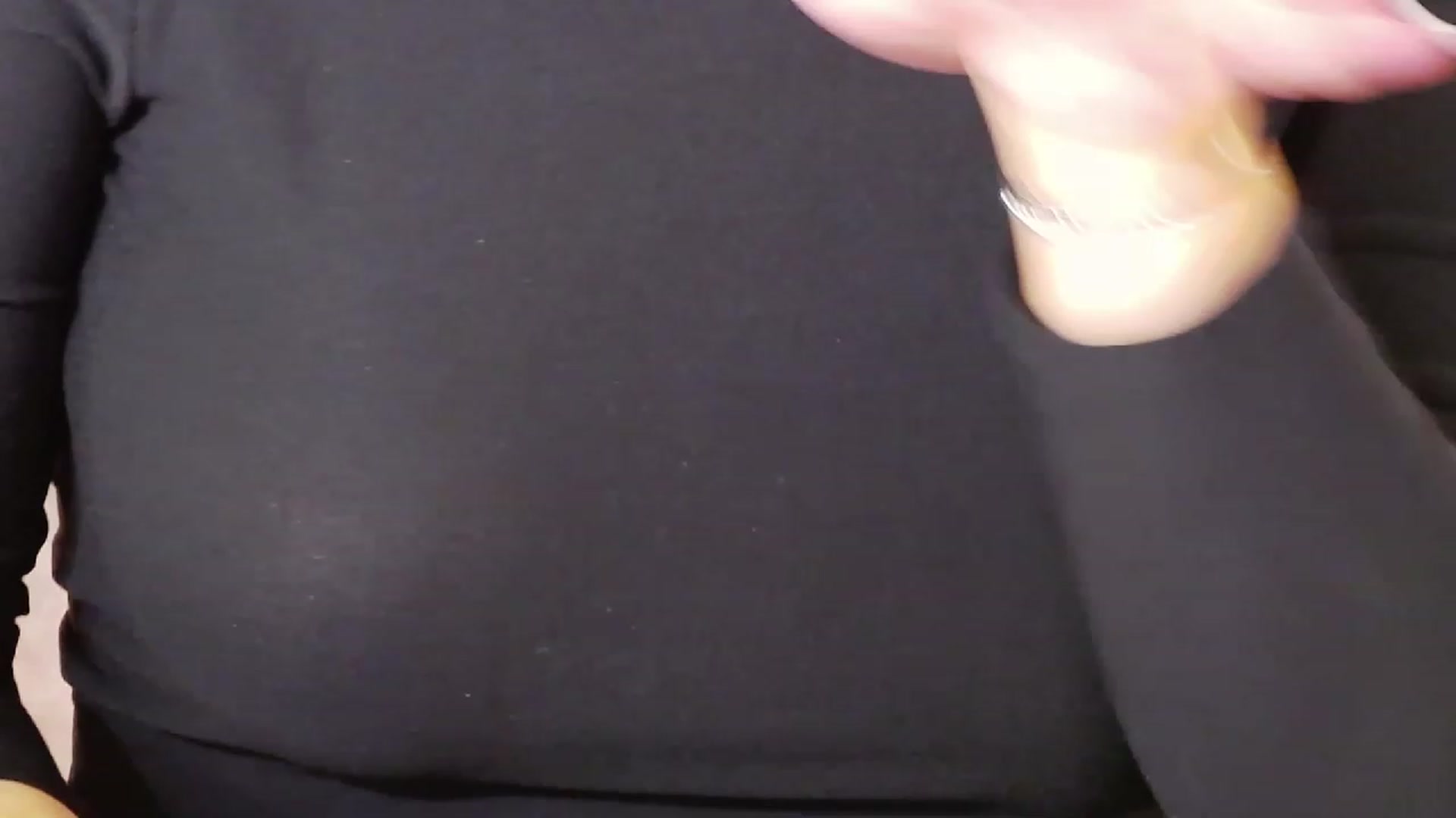 Gallery image thumbnail from SecretAmber's myfreecams stream on, 12/27/2022, 19:05 image 13 of 20