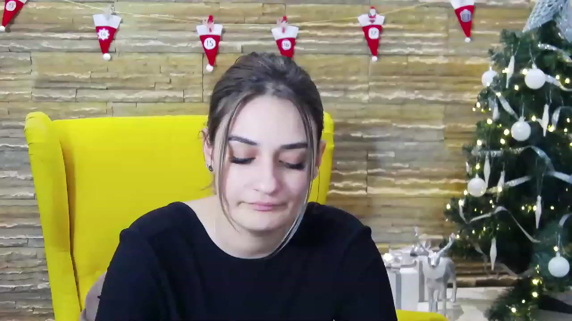Gallery image thumbnail from SecretAmber's myfreecams stream on, 12/27/2022, 20:13 image 2 of 20