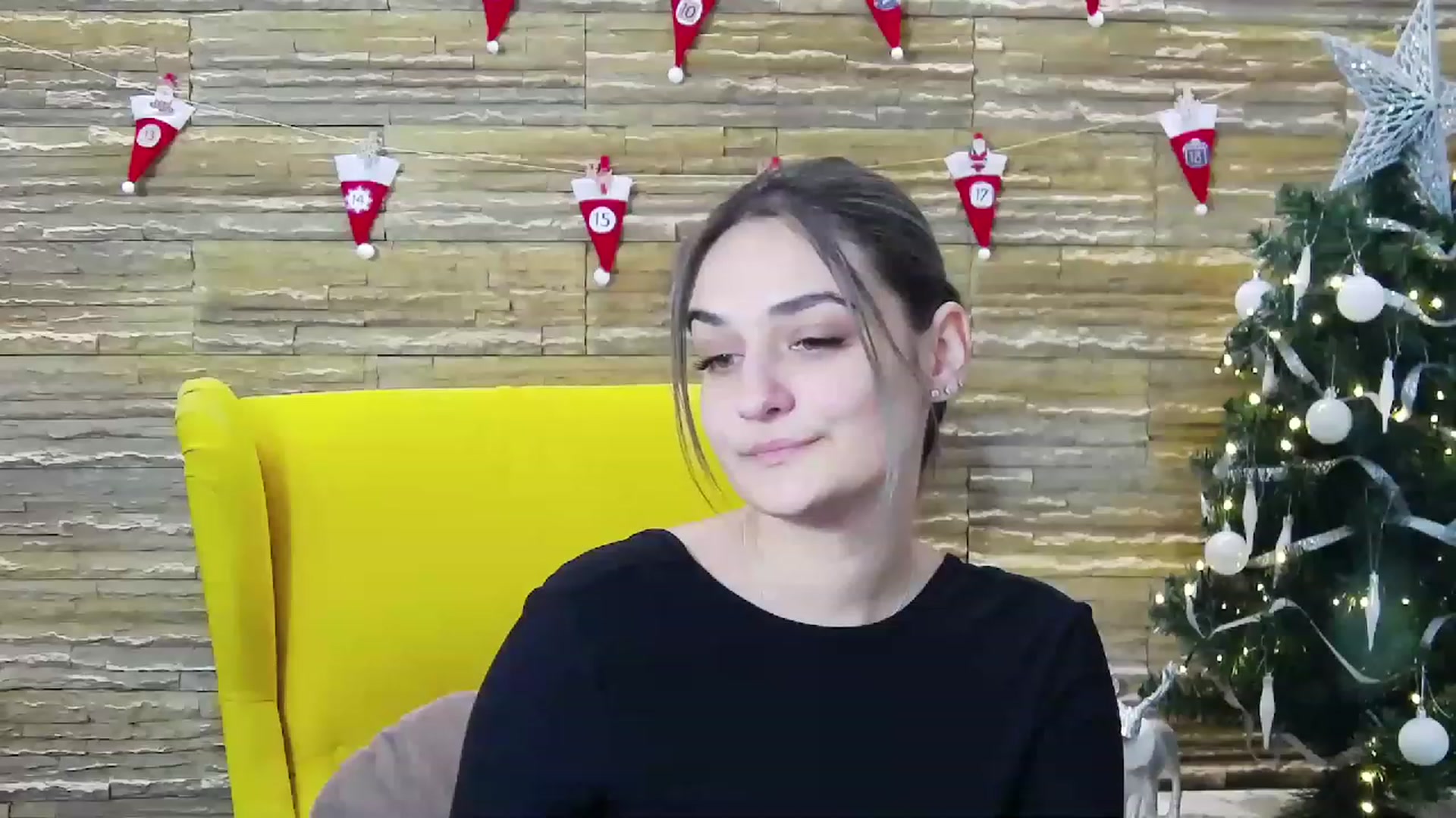 Gallery image thumbnail from SecretAmber's myfreecams stream on, 12/27/2022, 20:13 image 6 of 20