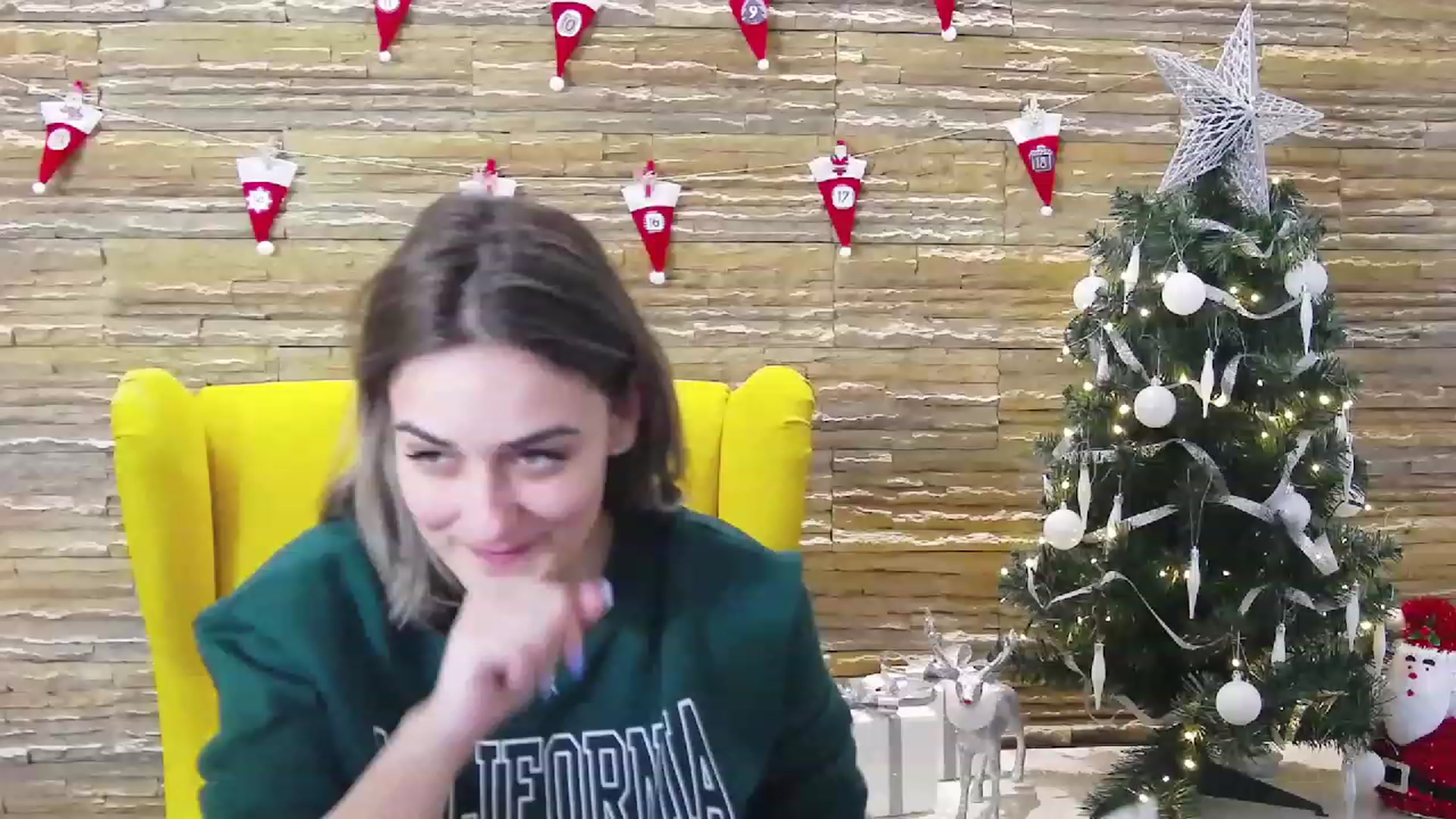 Gallery image thumbnail from SecretAmber's myfreecams stream on, 12/28/2022, 15:52 image 6 of 20