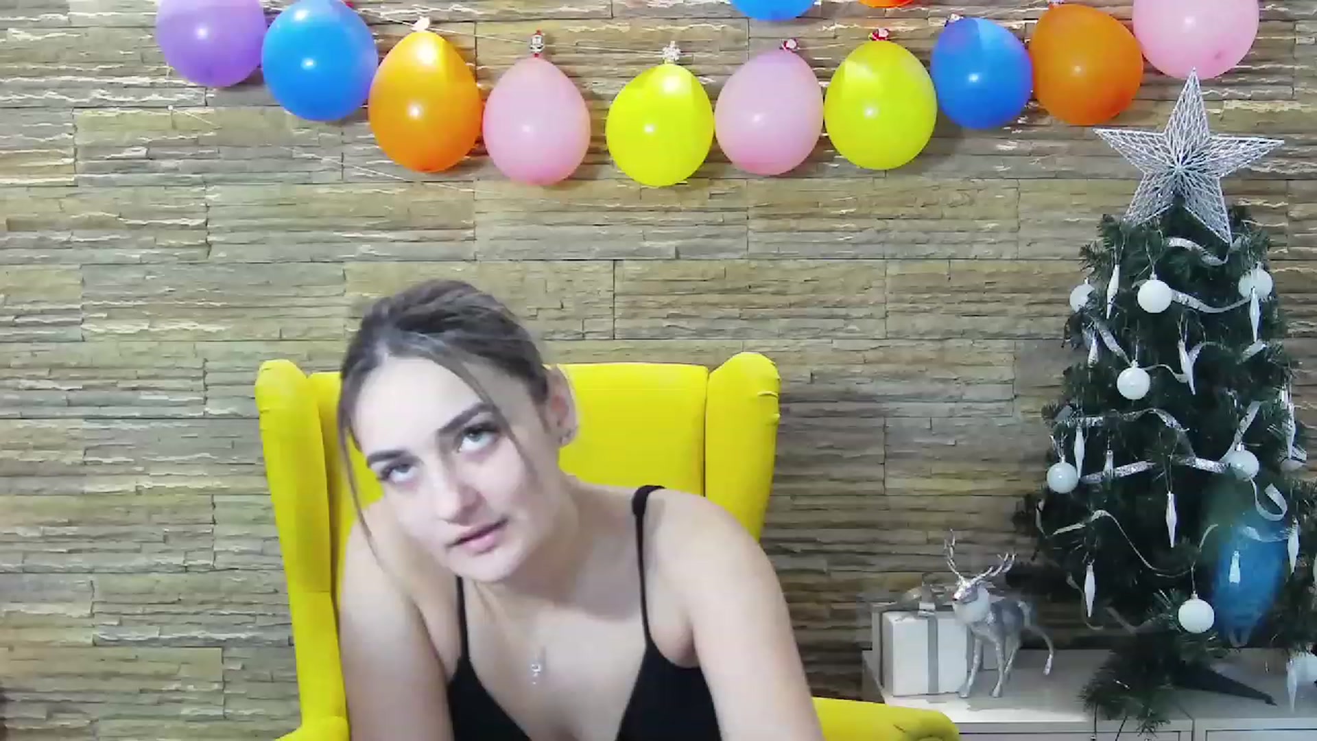 Gallery image thumbnail from SecretAmber's myfreecams stream on, 01/03/2023, 14:41 image 7 of 20