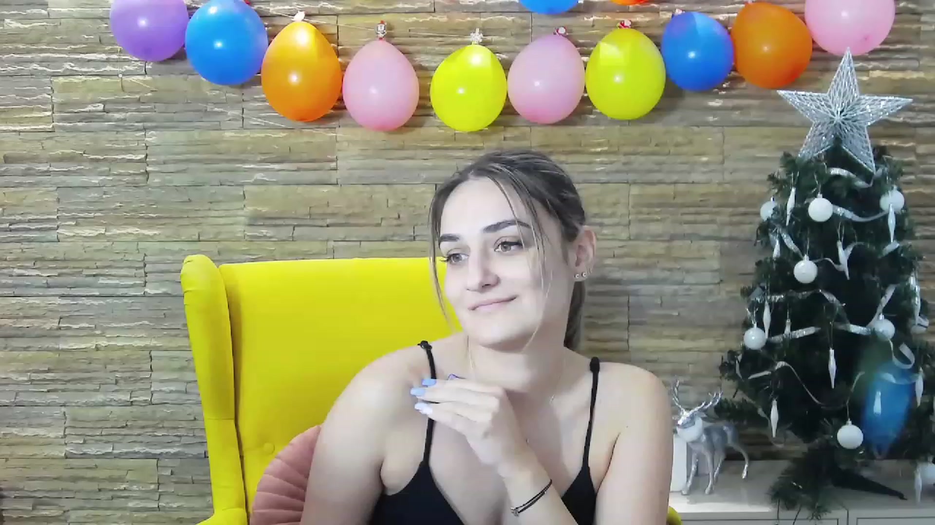Gallery image thumbnail from SecretAmber's myfreecams stream on, 01/03/2023, 14:41 image 15 of 20
