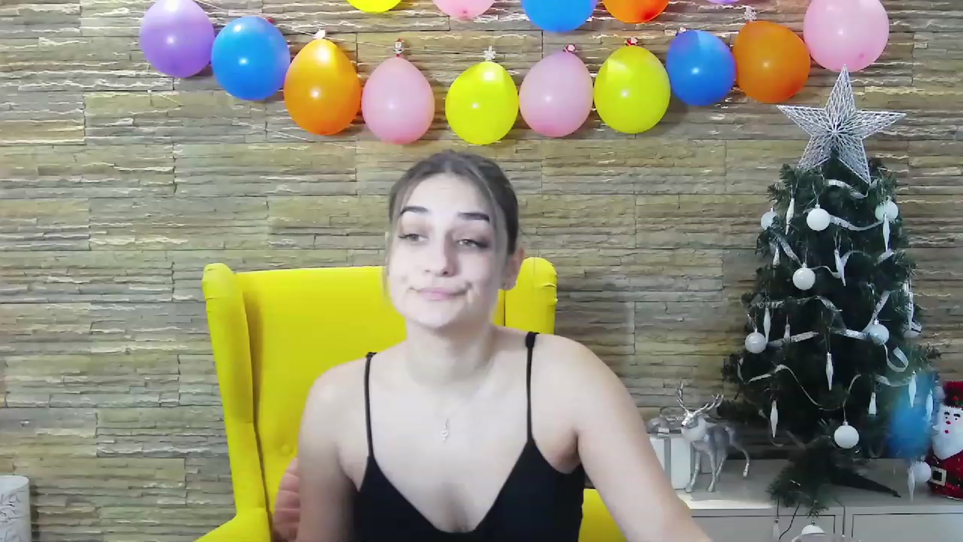 Gallery image thumbnail from SecretAmber's myfreecams stream on, 01/03/2023, 14:41 image 1 of 20