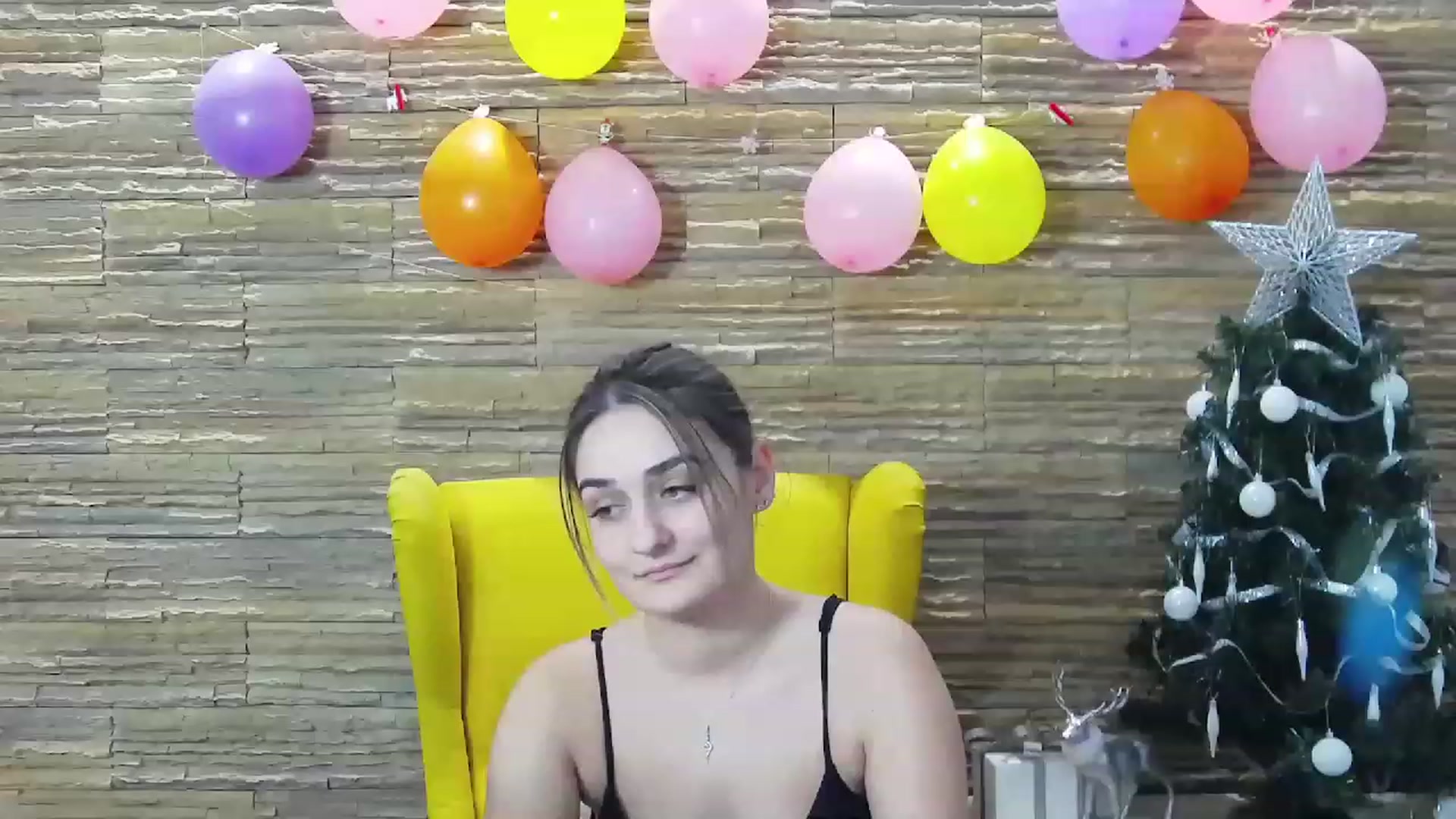Gallery image thumbnail from SecretAmber's myfreecams stream on, 01/03/2023, 19:59 image 16 of 20