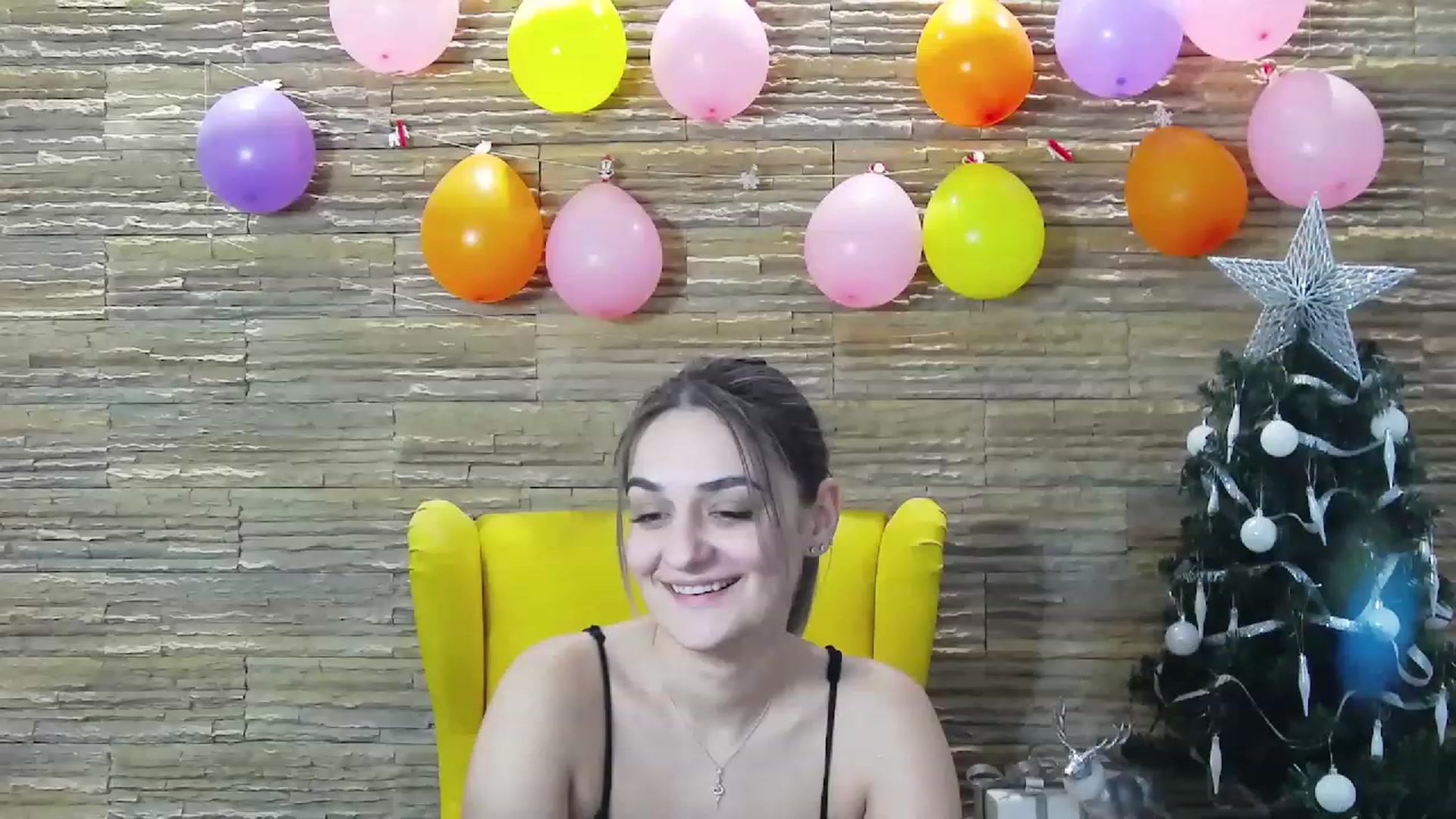 Gallery image thumbnail from SecretAmber's myfreecams stream on, 01/03/2023, 19:59 image 5 of 20