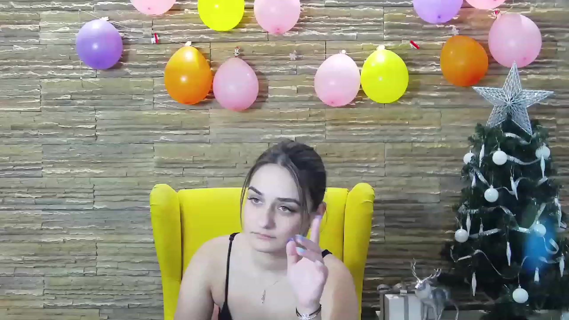 Gallery image thumbnail from SecretAmber's myfreecams stream on, 01/03/2023, 19:59 image 12 of 20