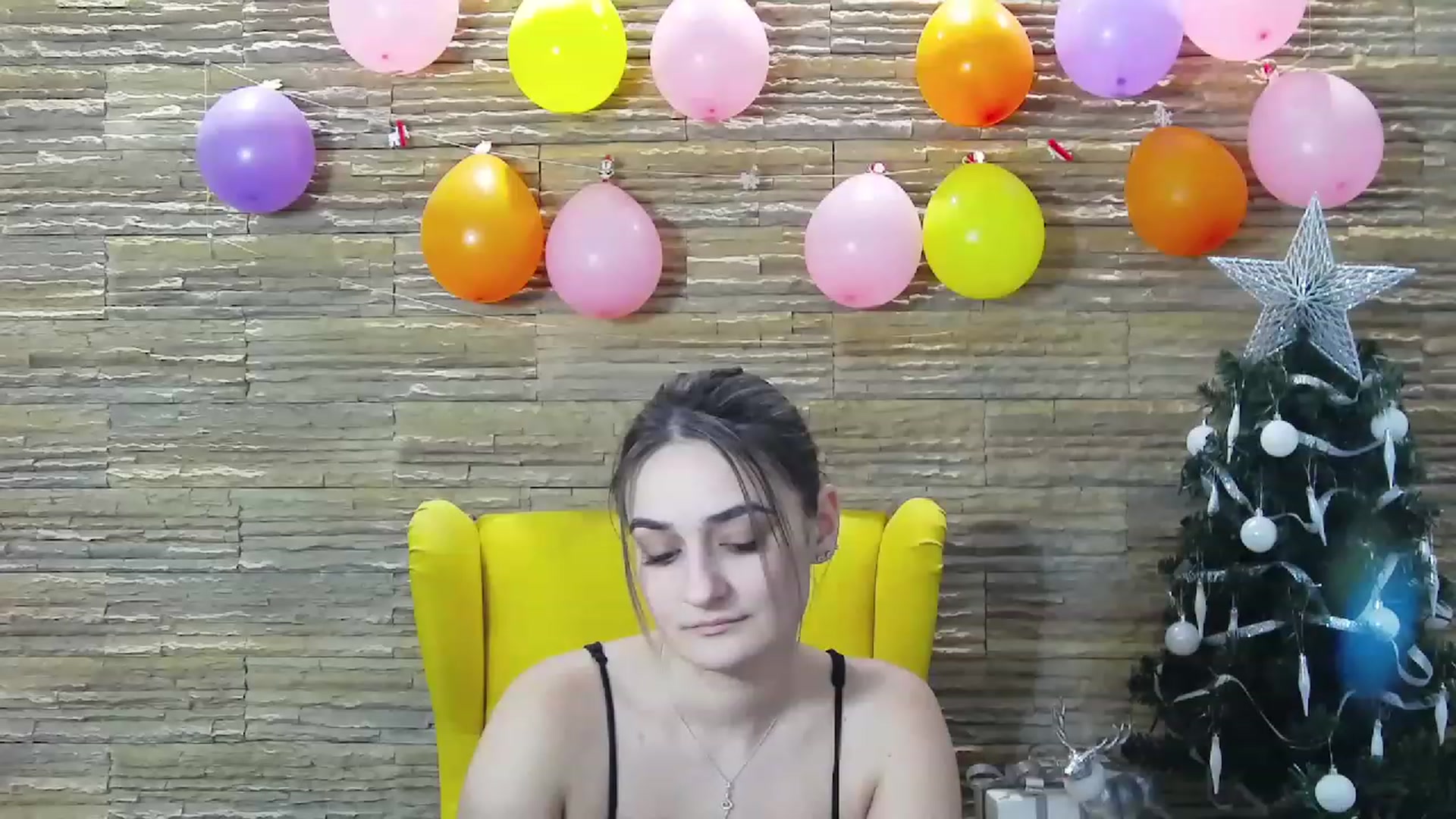 Gallery image thumbnail from SecretAmber's myfreecams stream on, 01/03/2023, 19:59 image 4 of 20