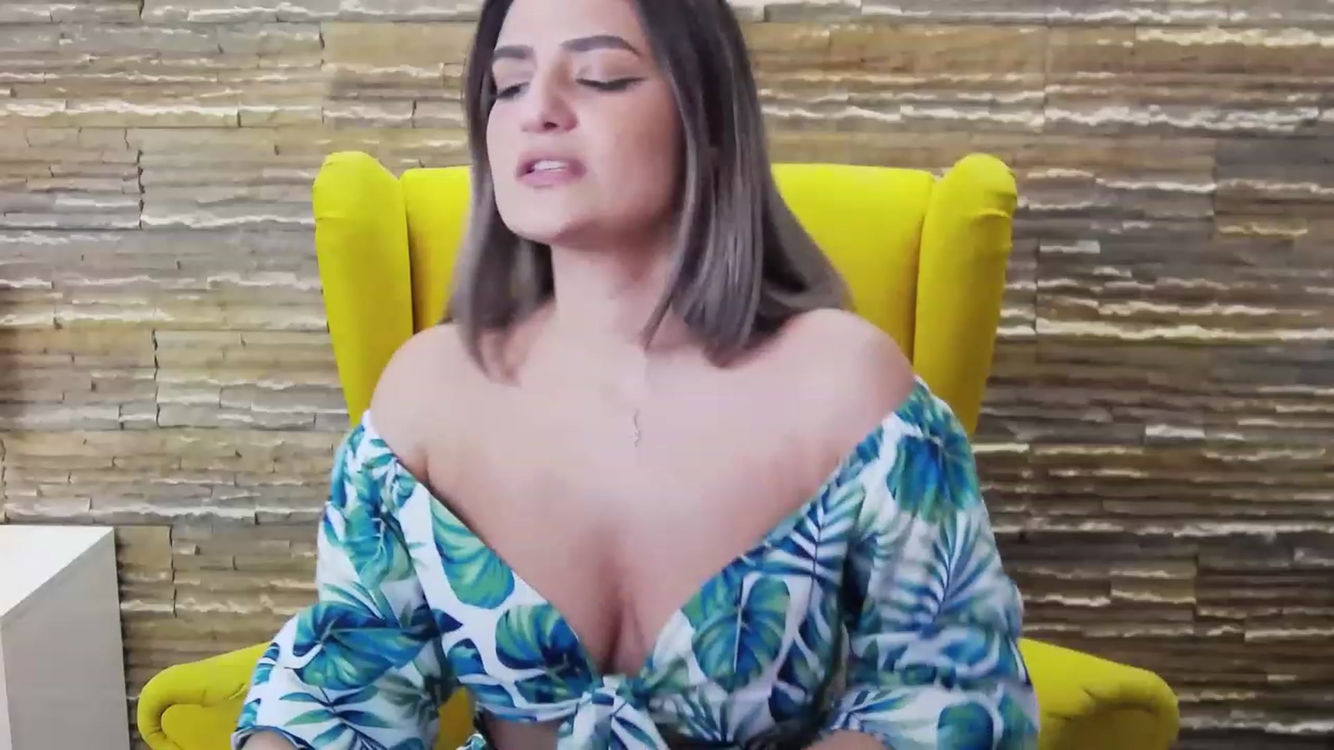 Gallery image thumbnail from SecretAmber's myfreecams stream on, 02/02/2023, 17:16 image 13 of 20