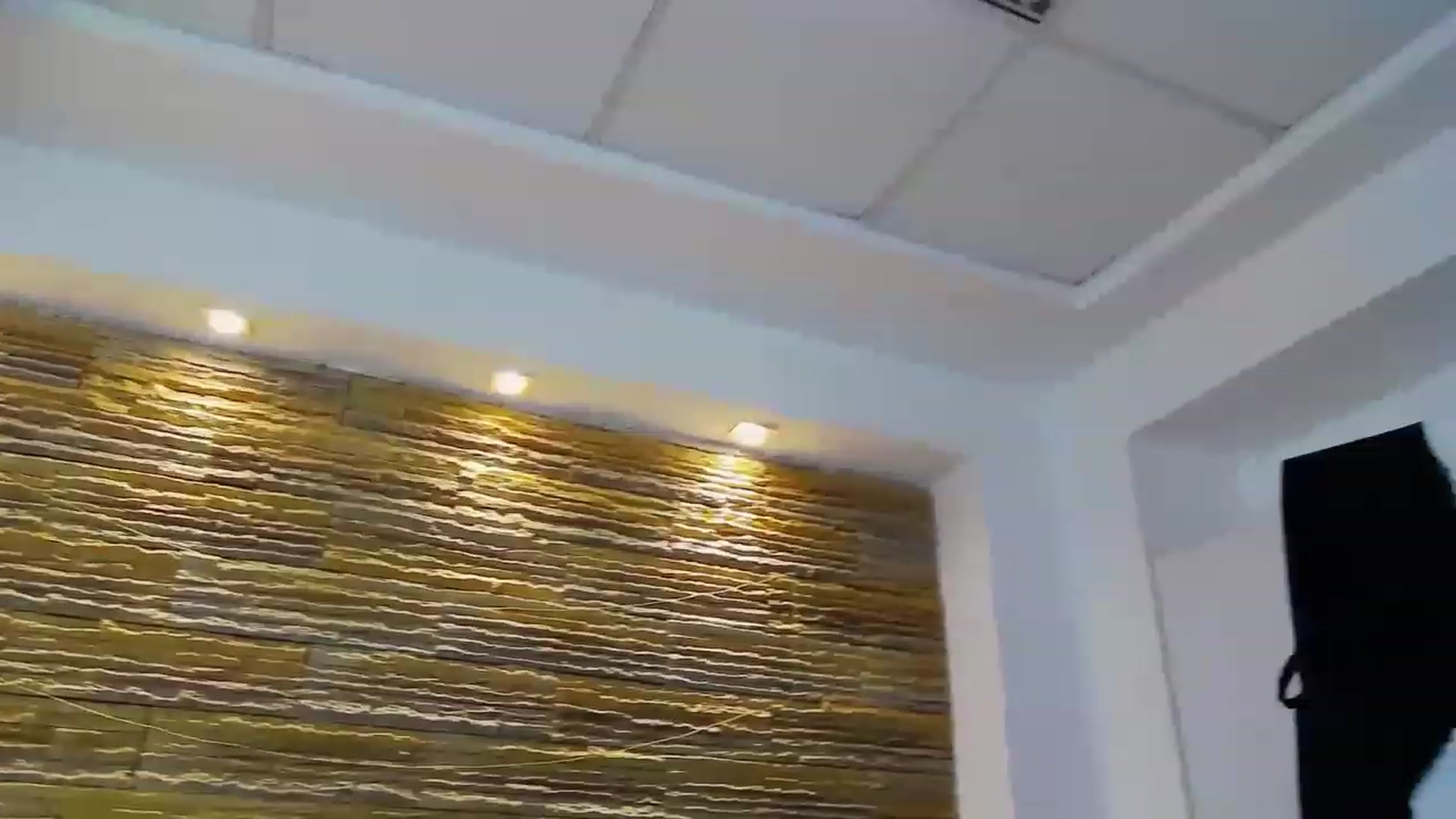 Gallery image thumbnail from SecretAmber's myfreecams stream on, 03/12/2023, 19:04 image 12 of 20
