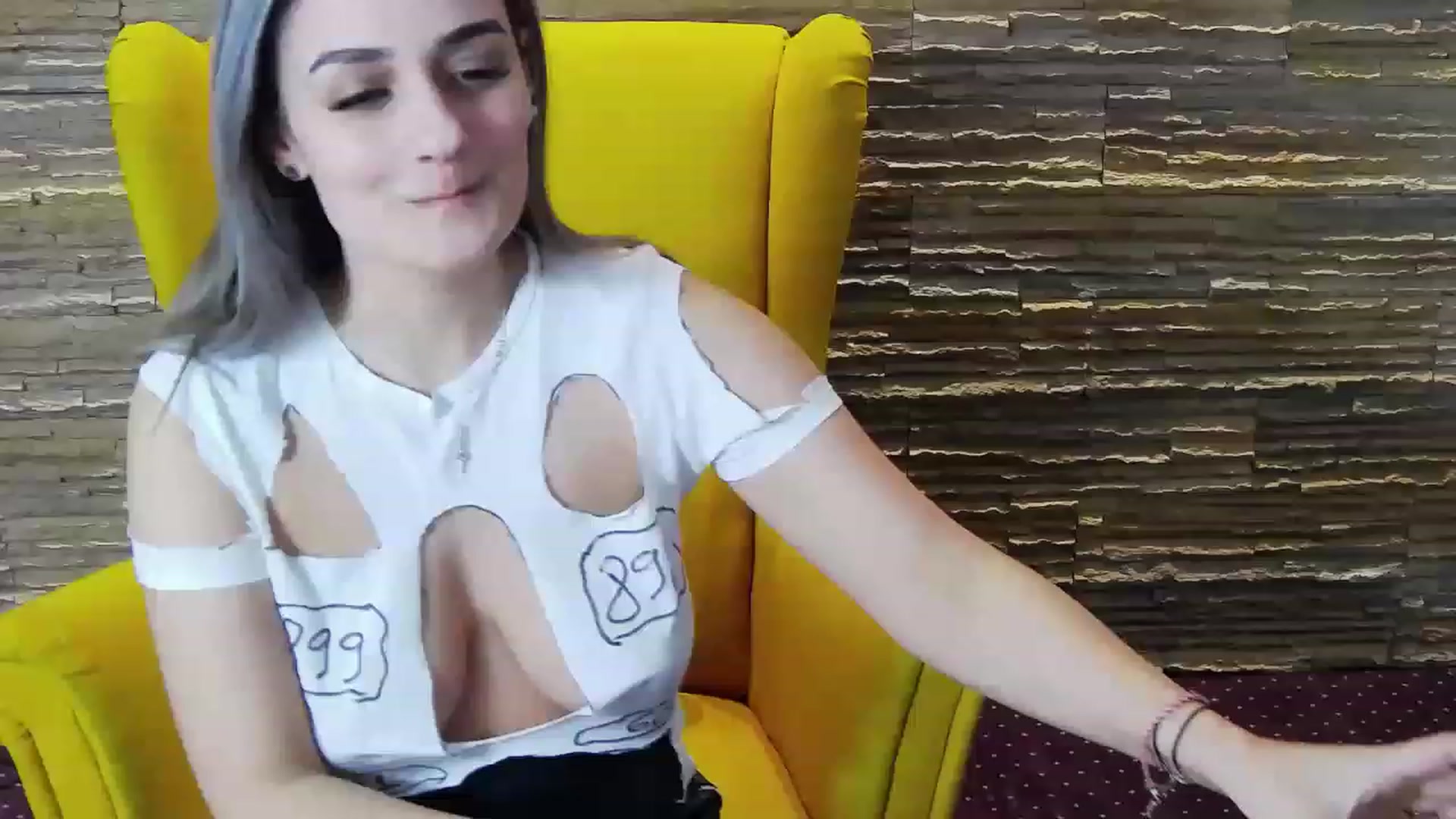 Gallery image thumbnail from SecretAmber's myfreecams stream on, 03/16/2023, 18:14 image 7 of 20